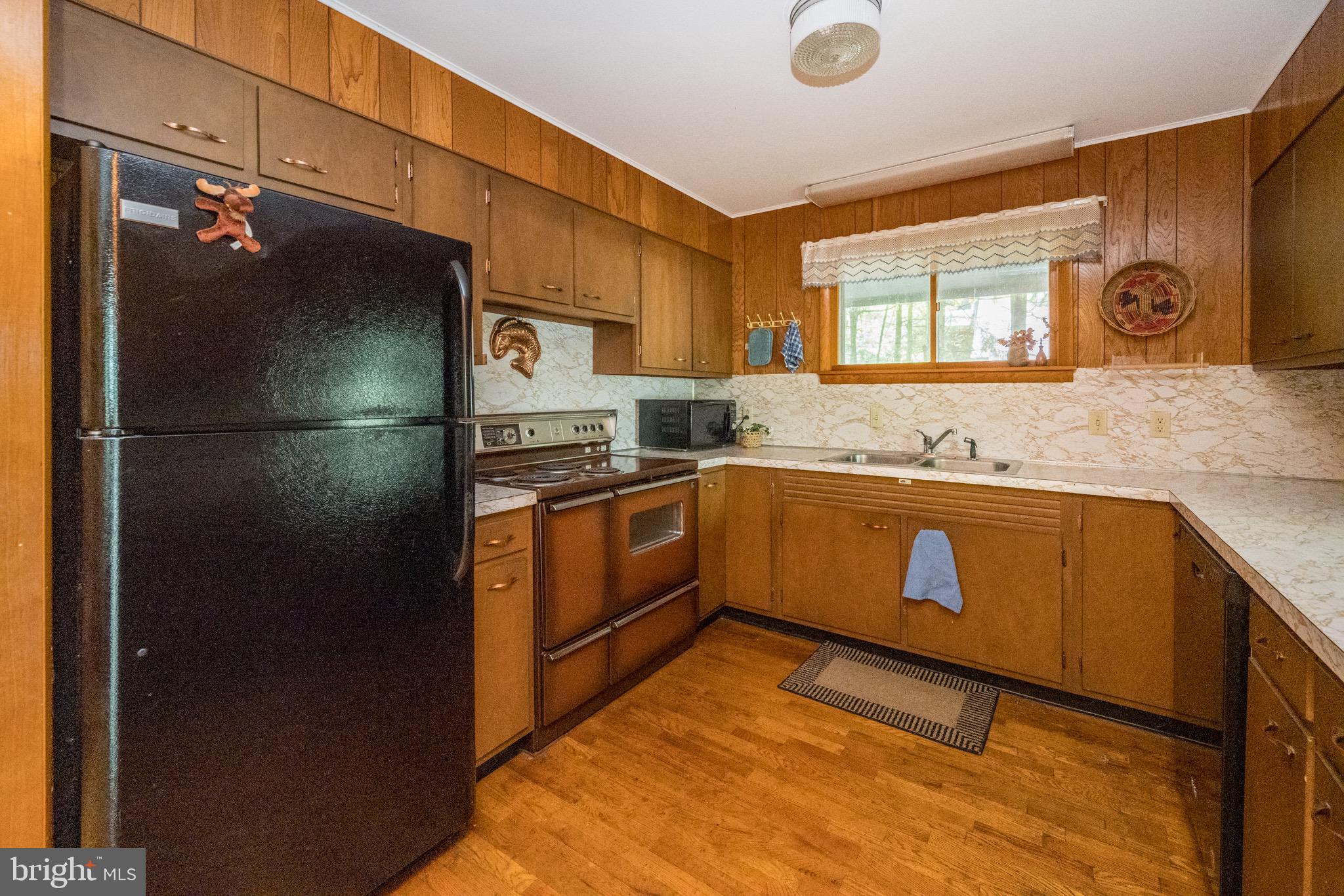 THOUSAND ACRES - Residential