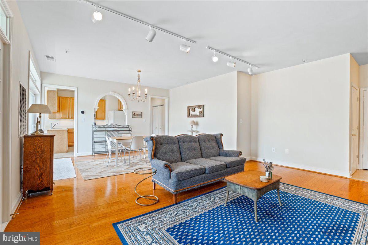 WORMANS MILL - Residential