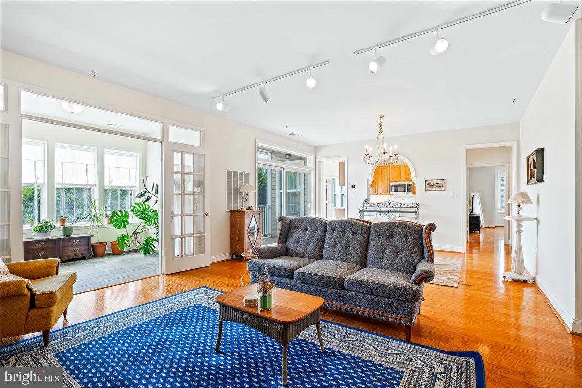 WORMANS MILL - Residential