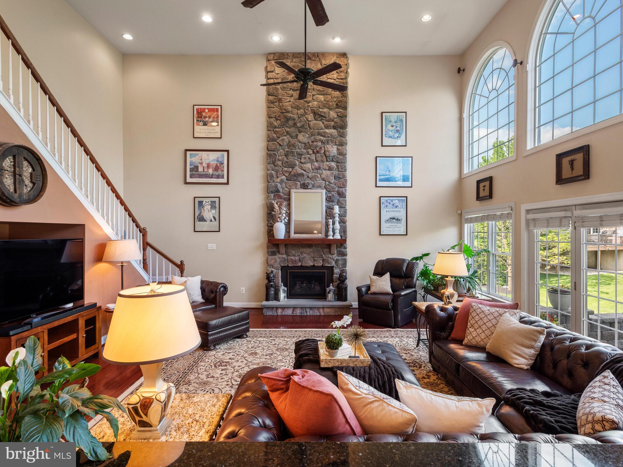 RIVERCREST - Residential