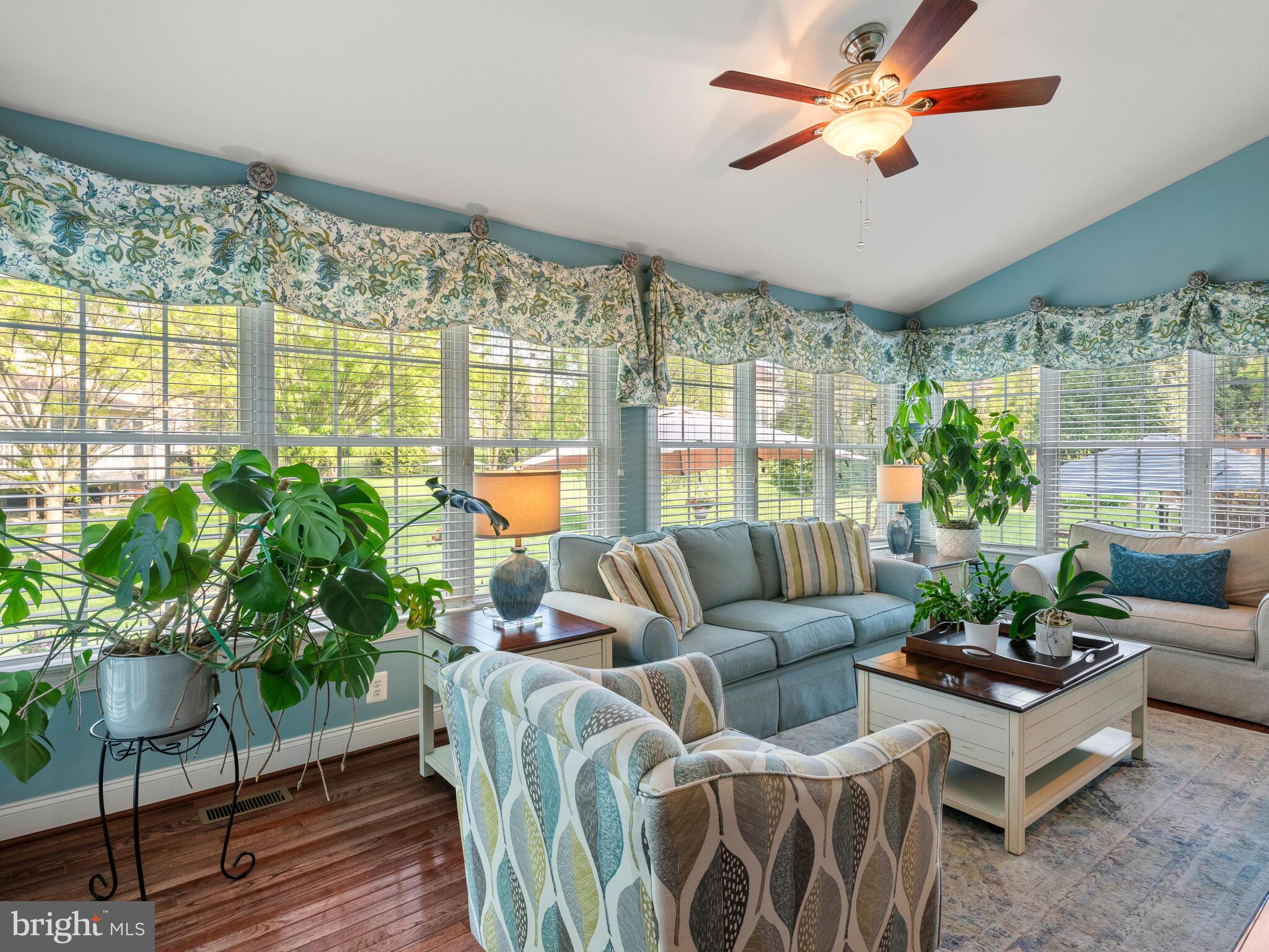 RIVERCREST - Residential