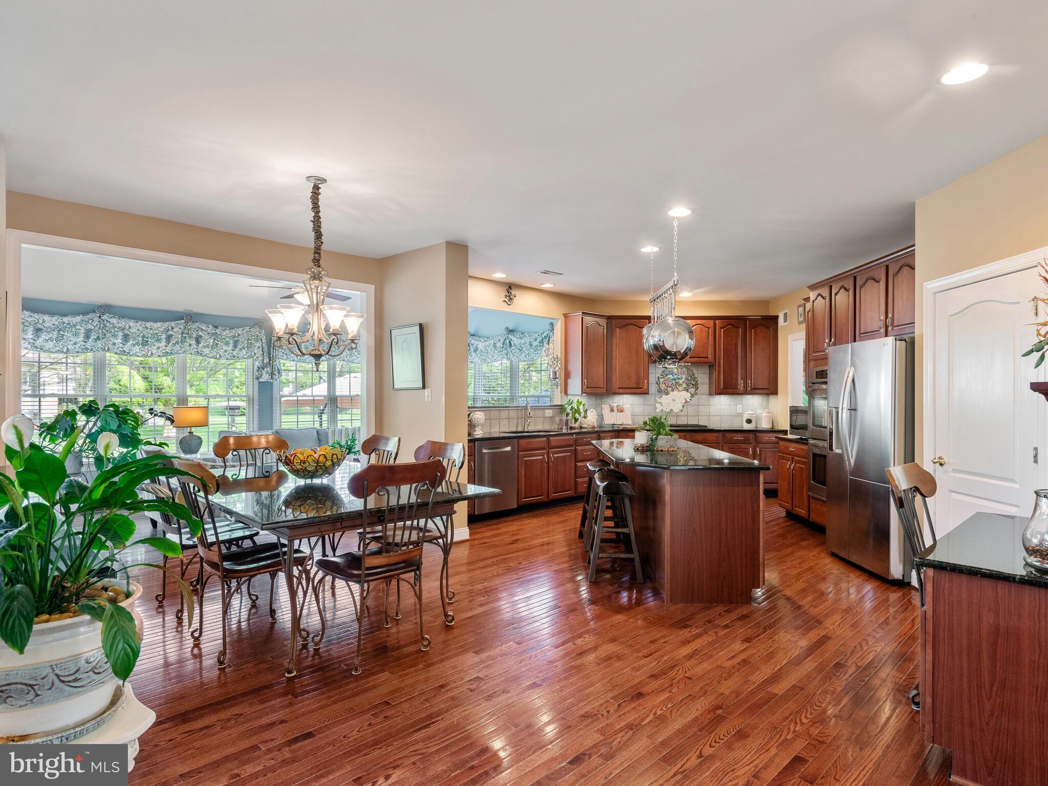 RIVERCREST - Residential