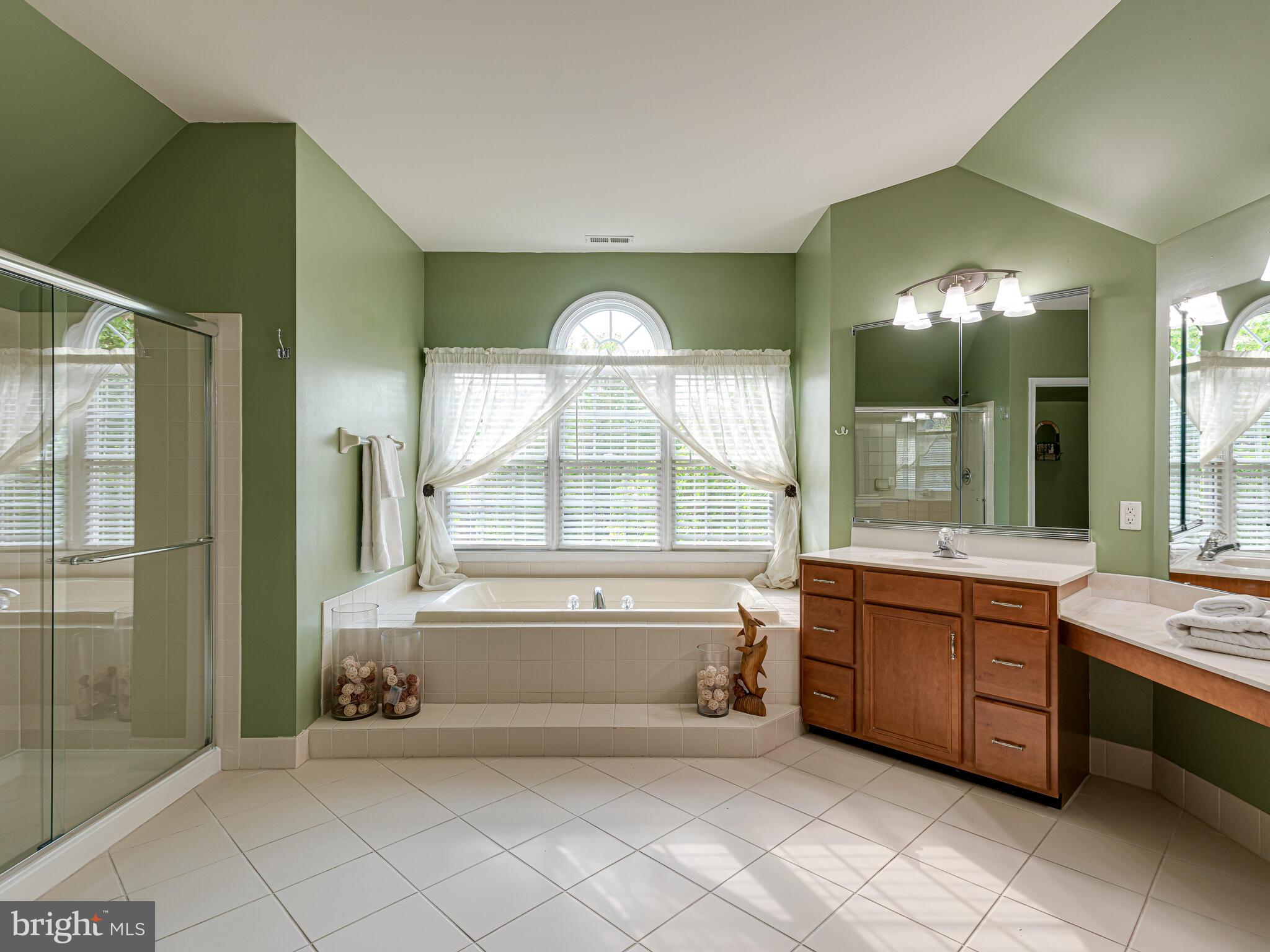 RIVERCREST - Residential