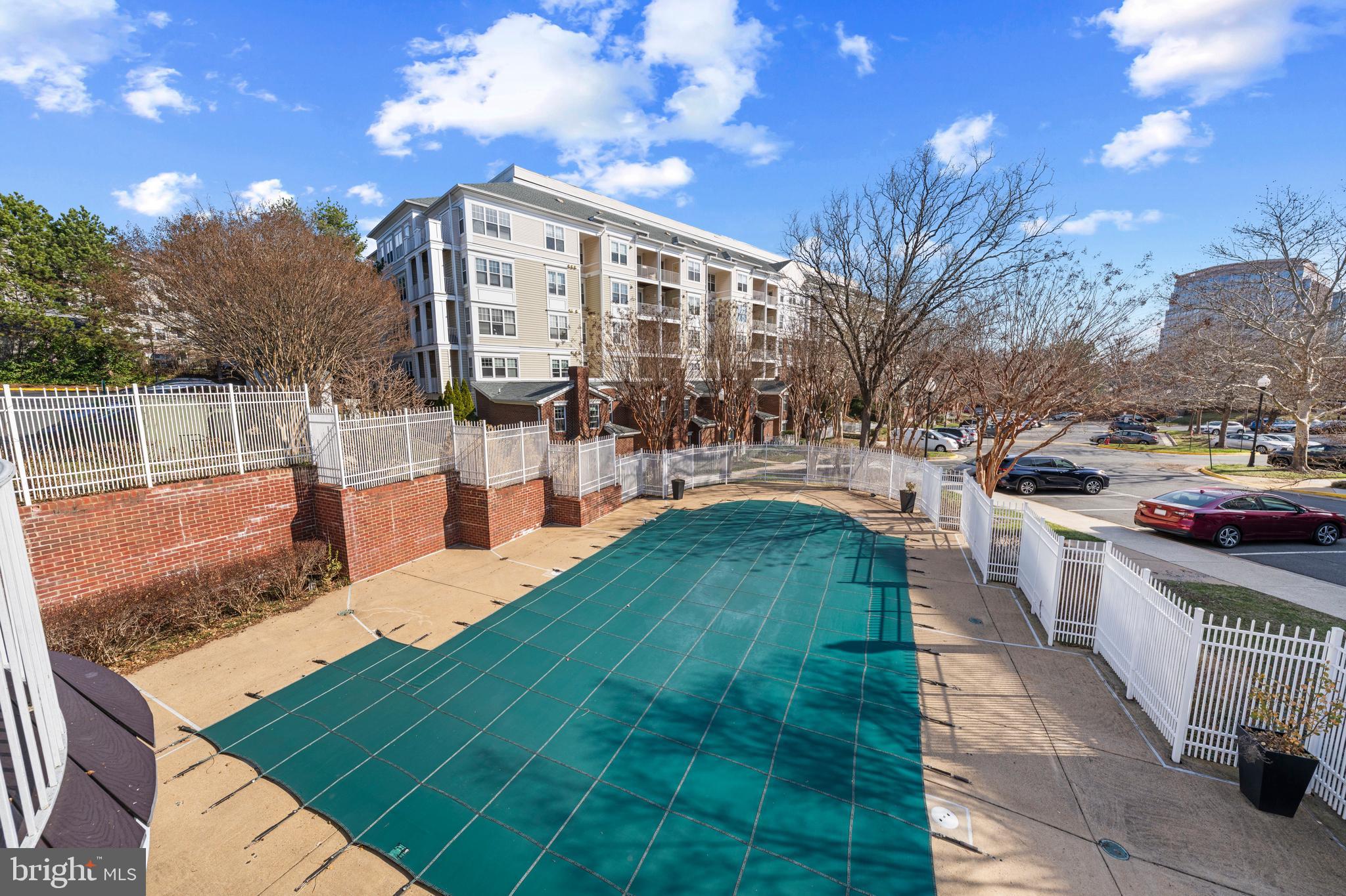 TYSONS CORNER - Residential