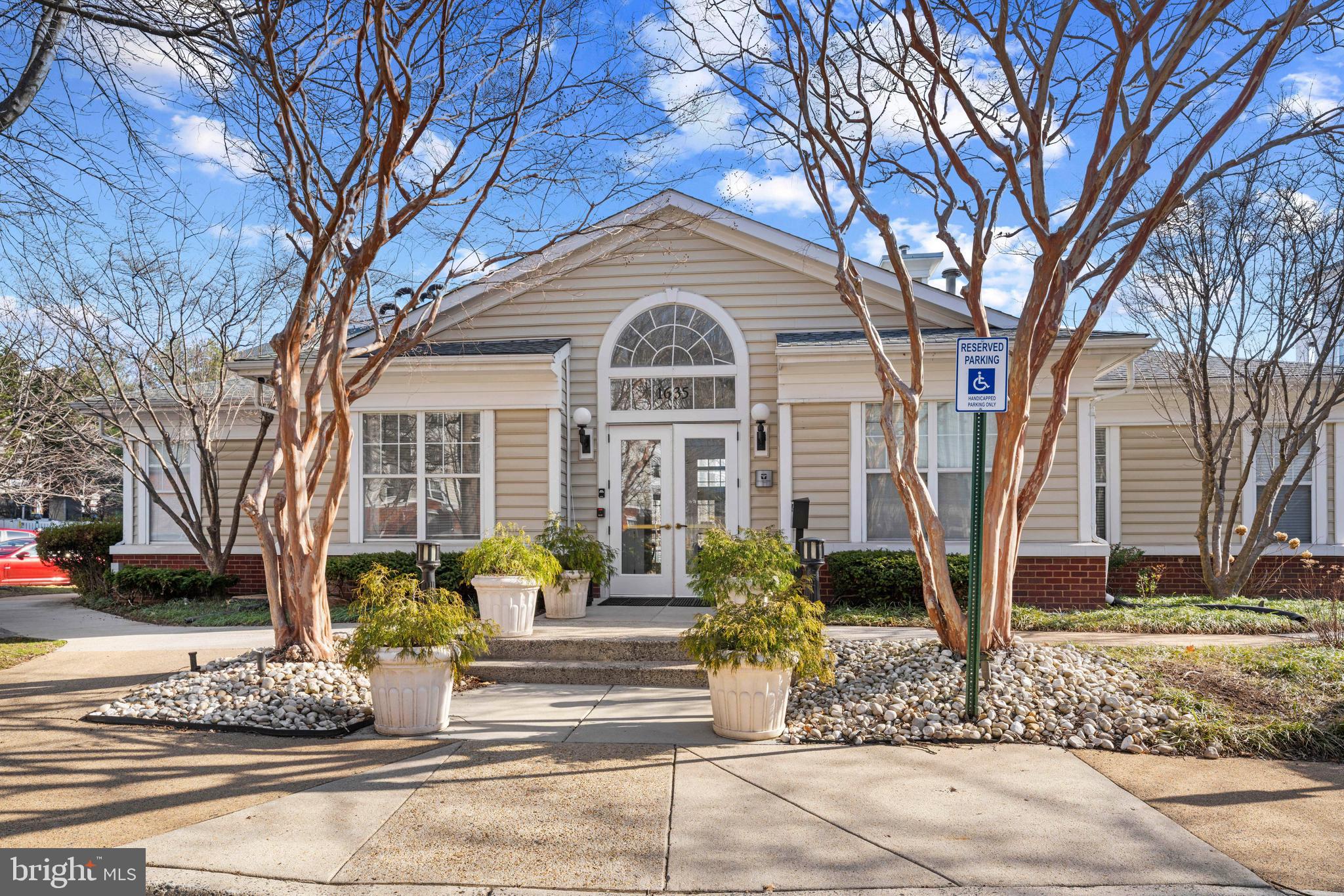 TYSONS CORNER - Residential