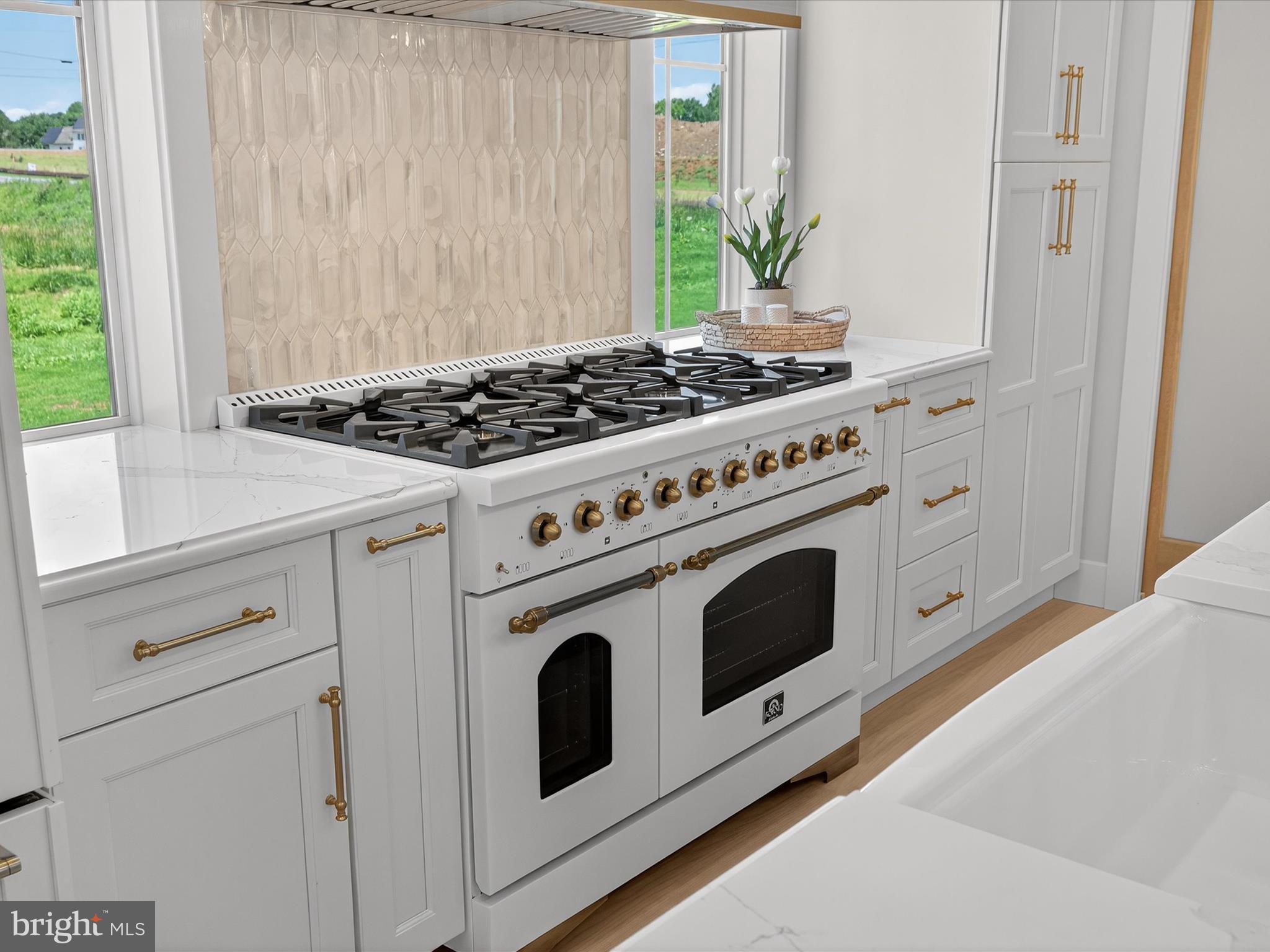 STONEHENGE - Residential