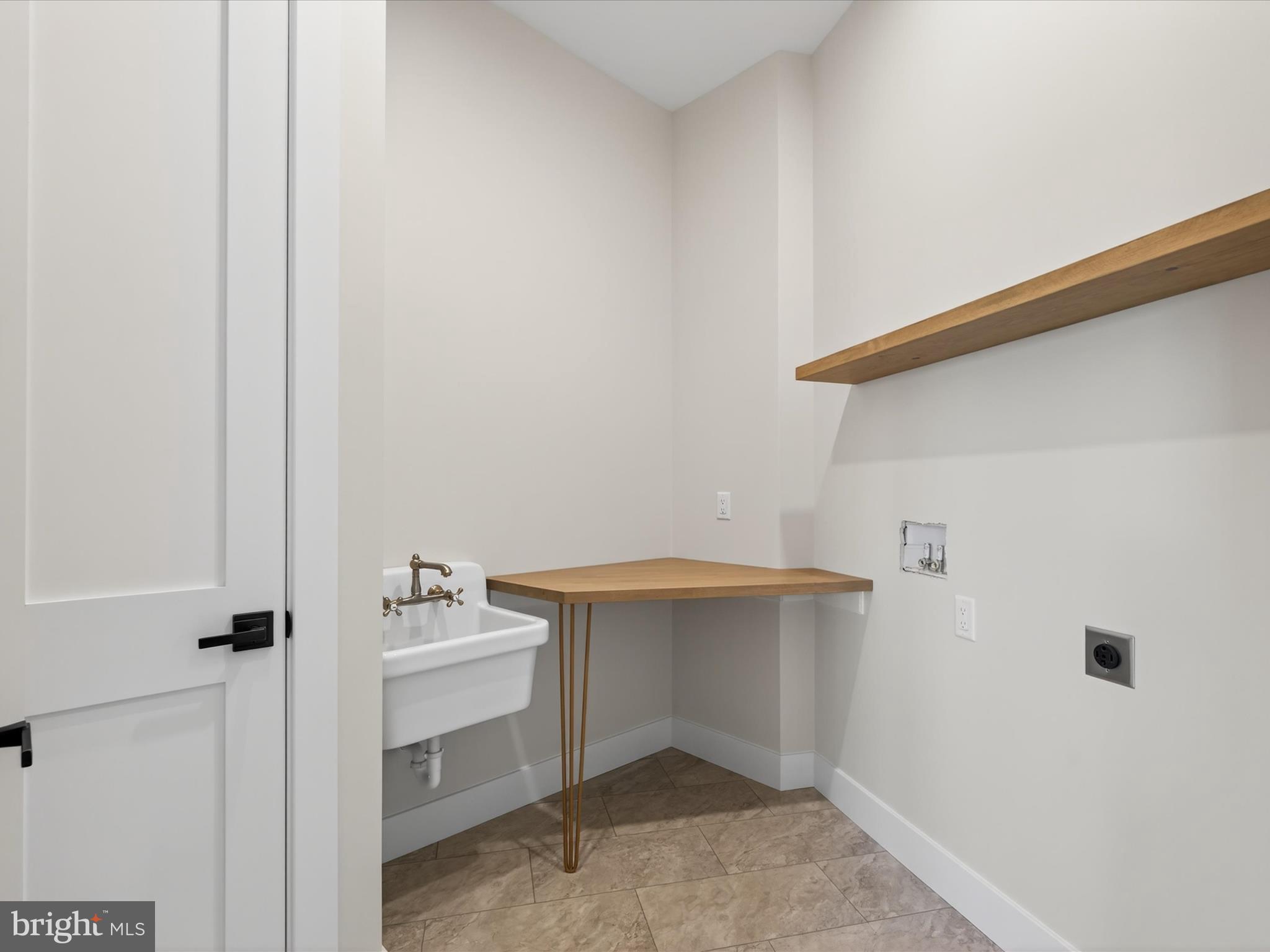 STONEHENGE - Residential