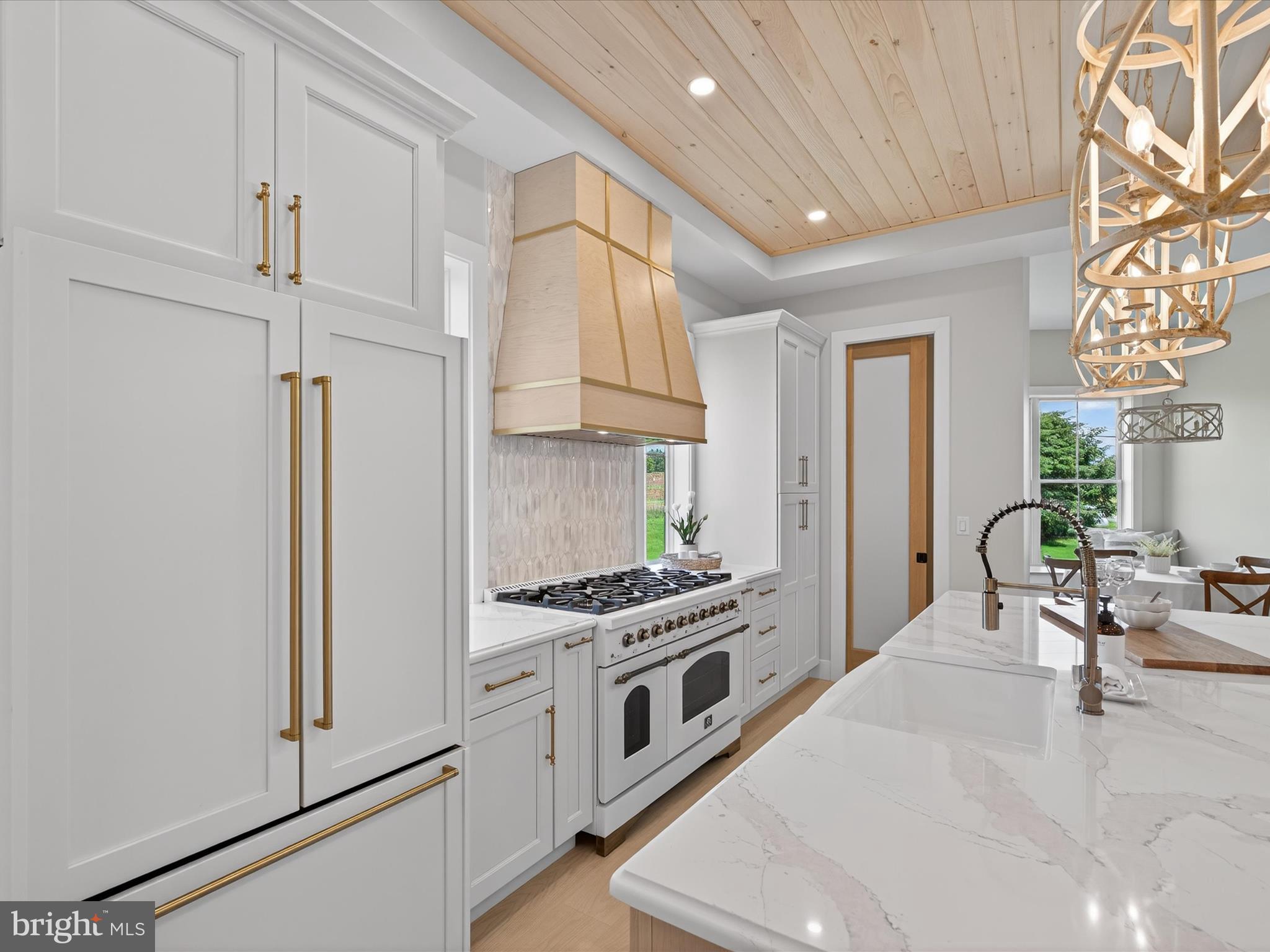 STONEHENGE - Residential