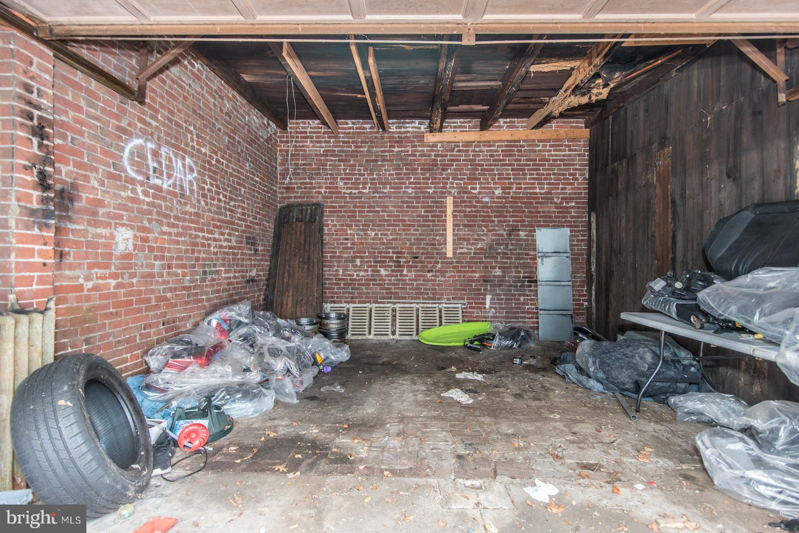 BRIDESBURG - Commercial Sale