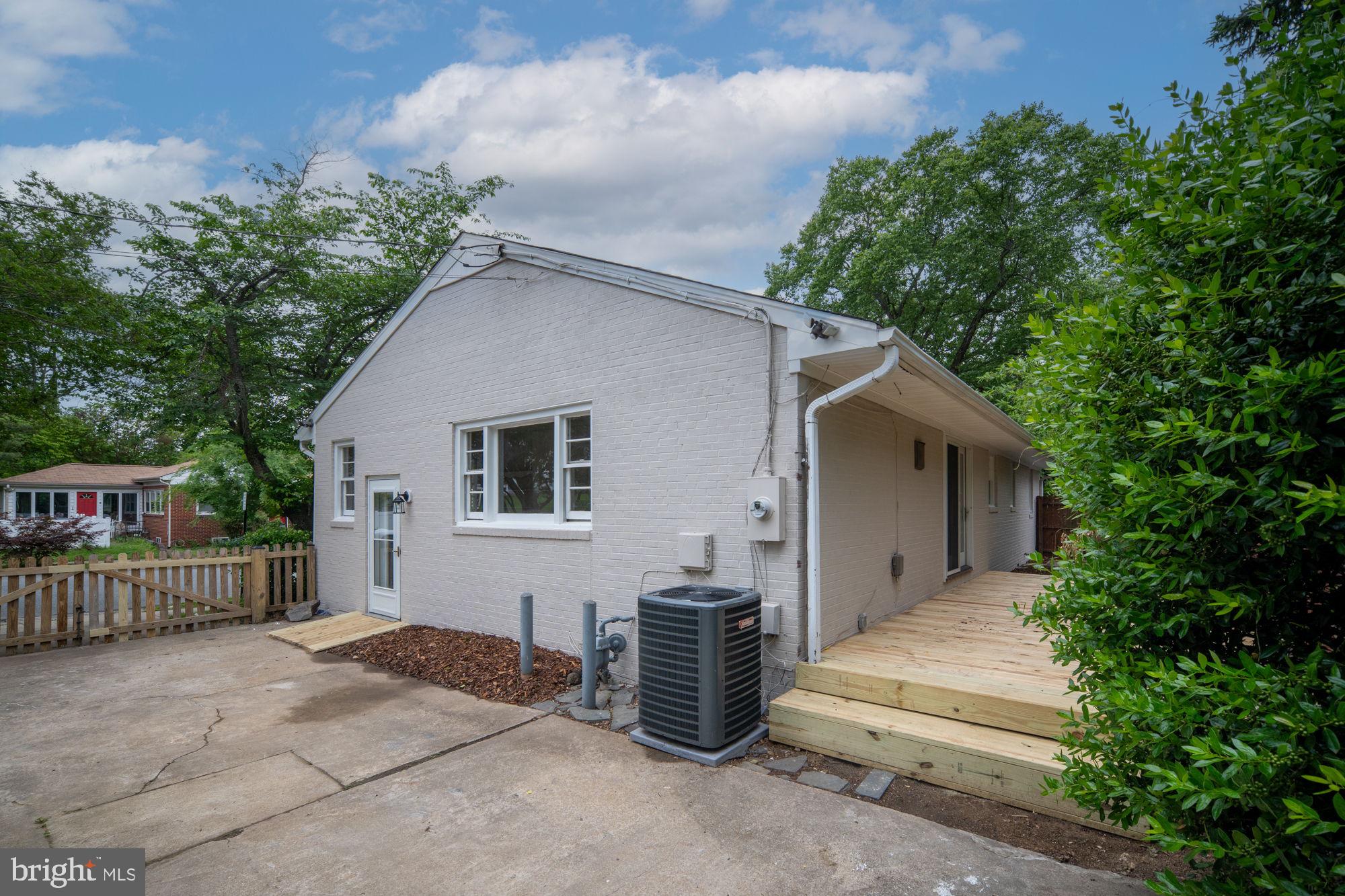 COLLEGE HEIGHTS - Residential