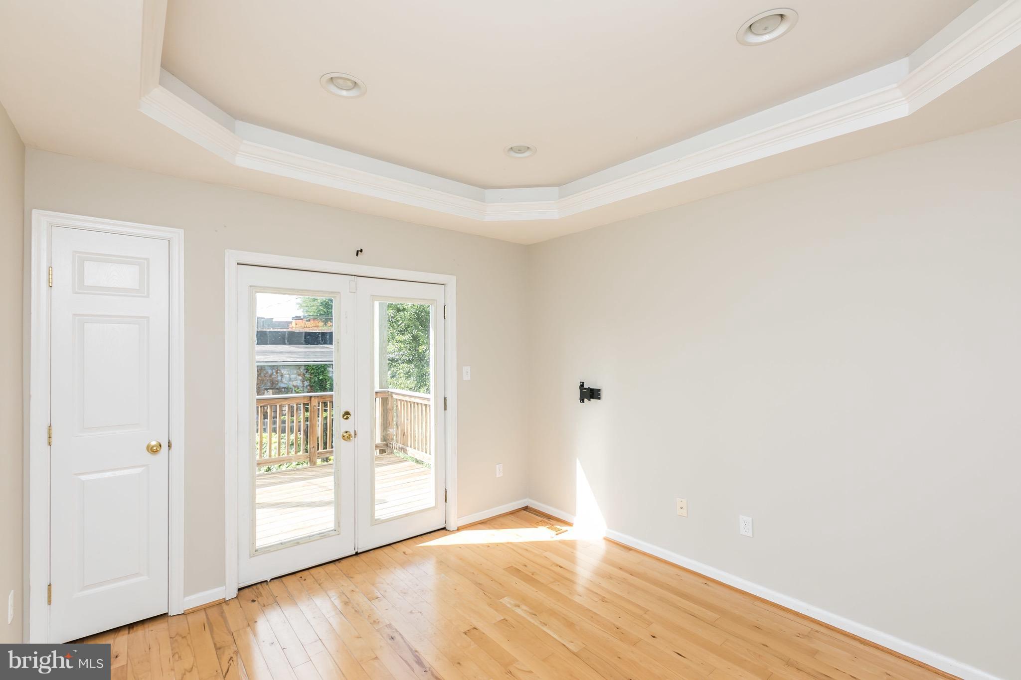 WASHINGTON VILLAGE - Residential