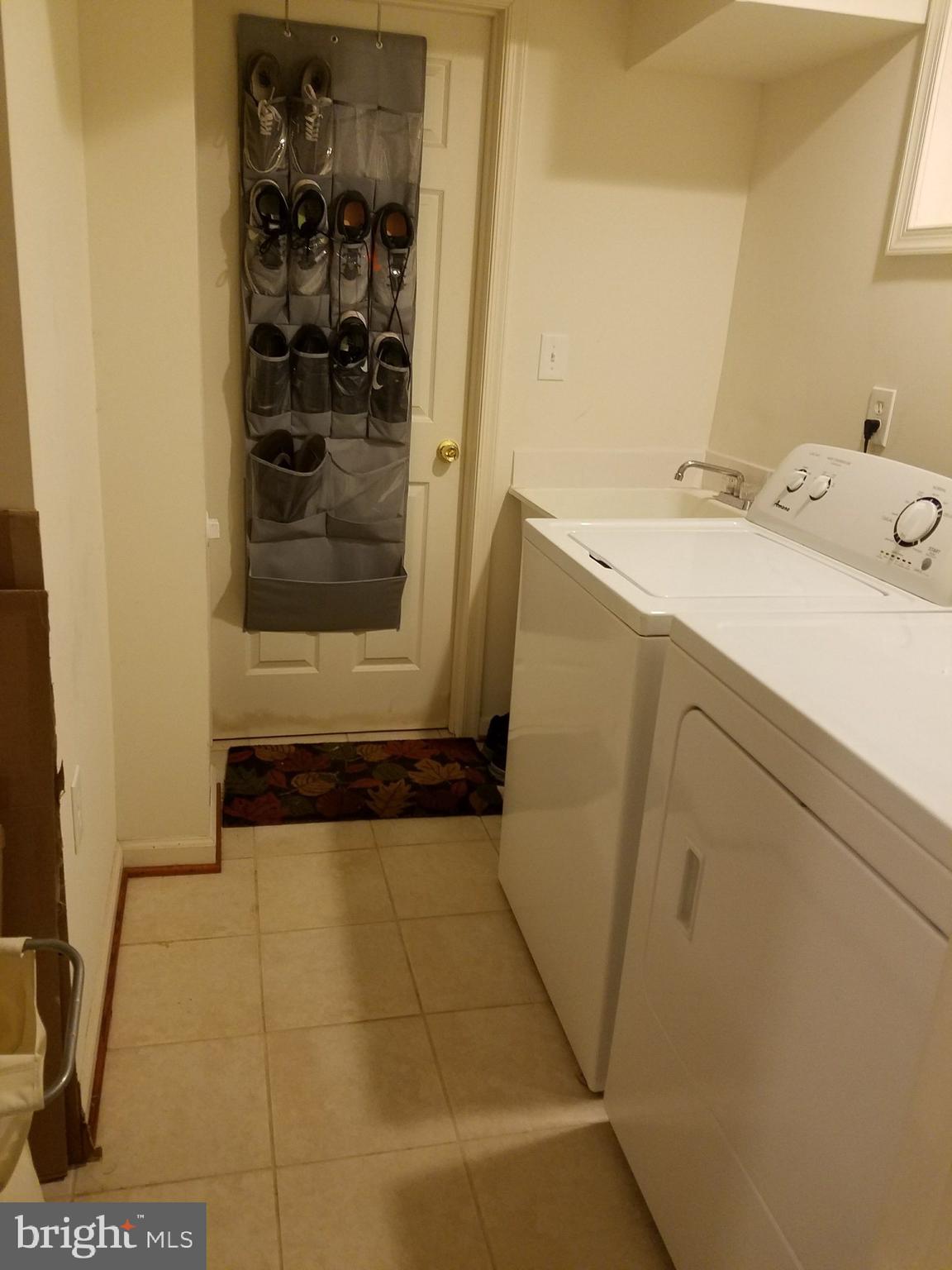 9634 BLAKE LANE