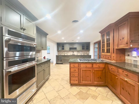 Homes For Rent - 1 High Acres Drive<br/> EWING, NJ 08628
