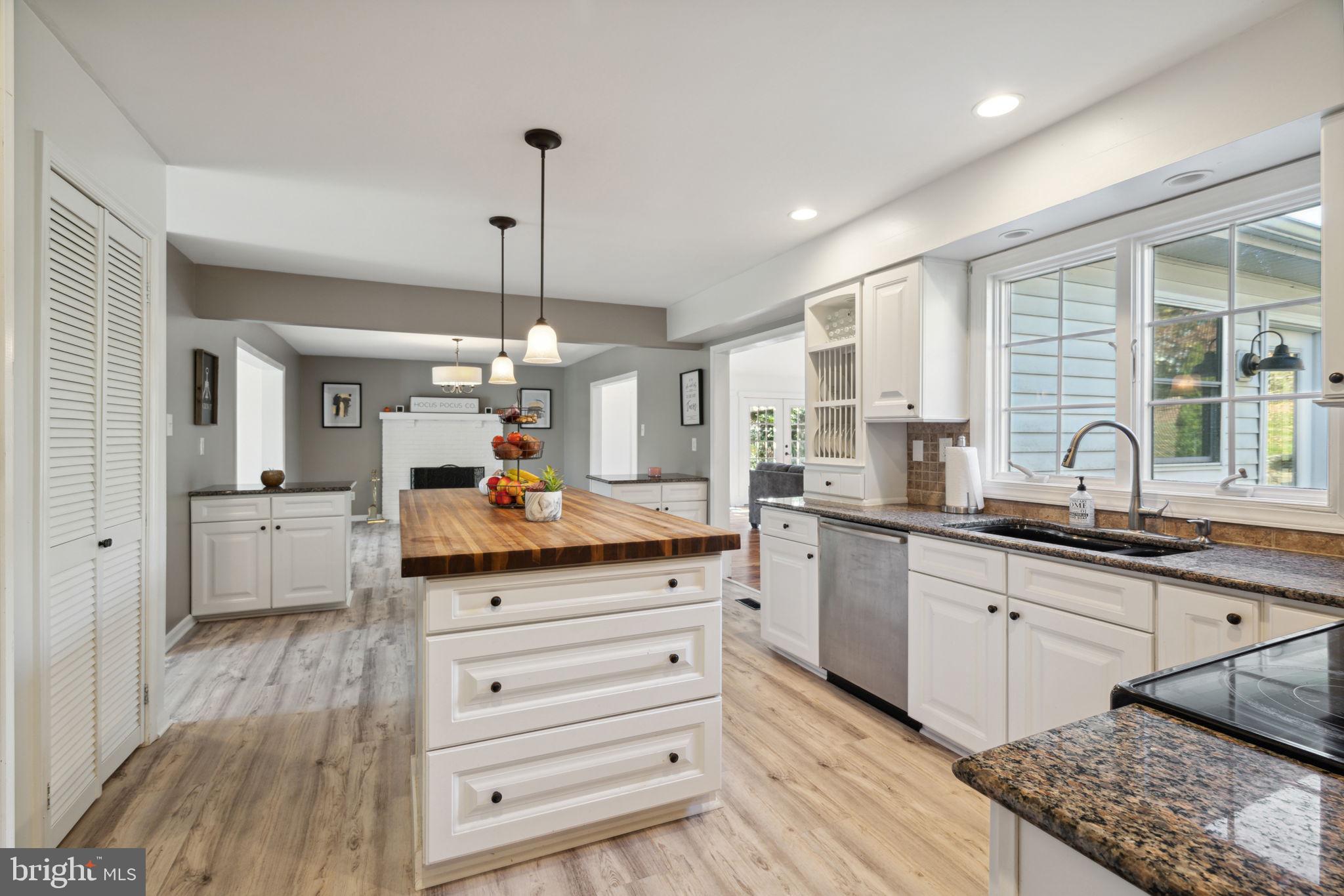 SUTTON WOODS - Residential