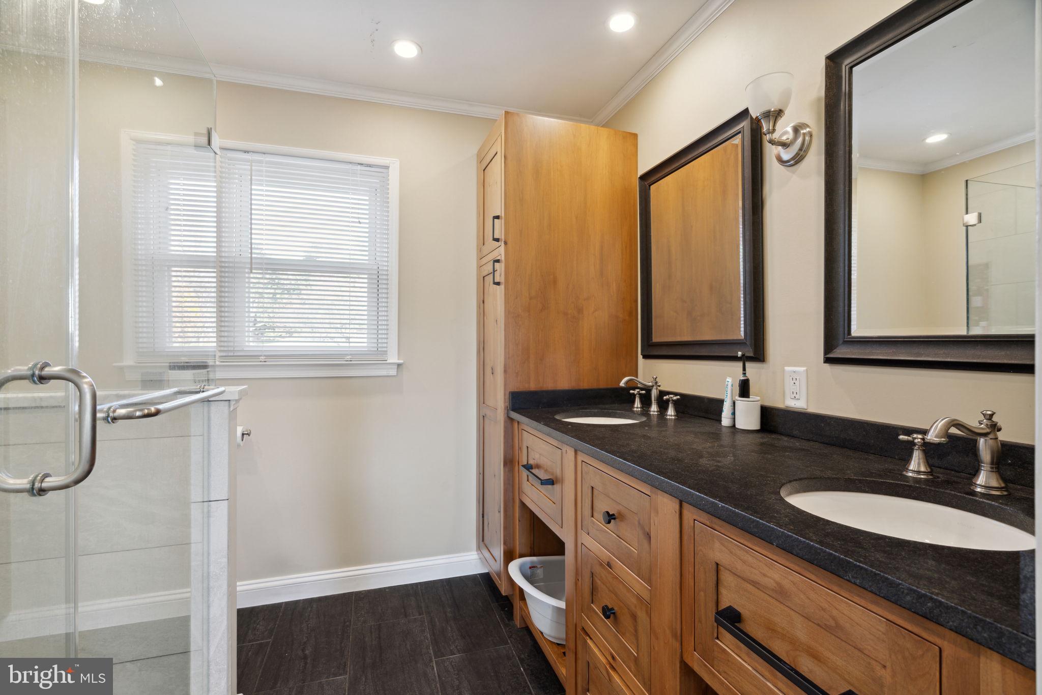 SUTTON WOODS - Residential