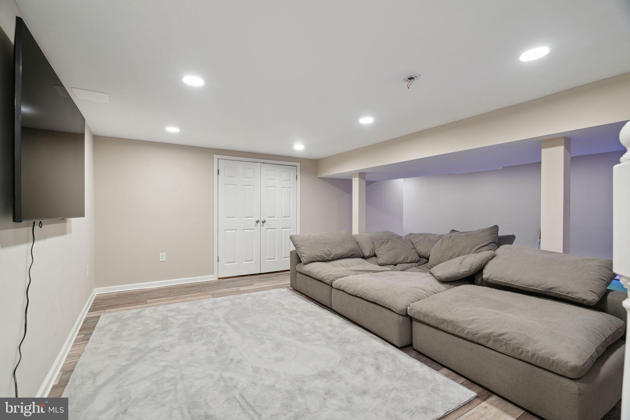 SUTTON WOODS - Residential