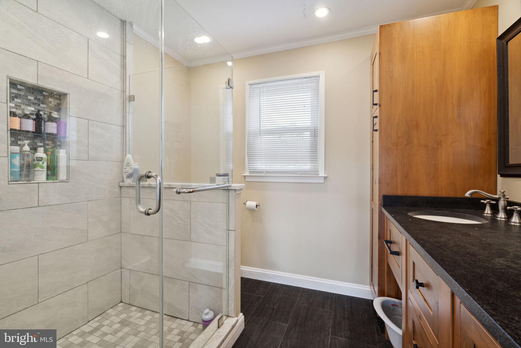 SUTTON WOODS - Residential