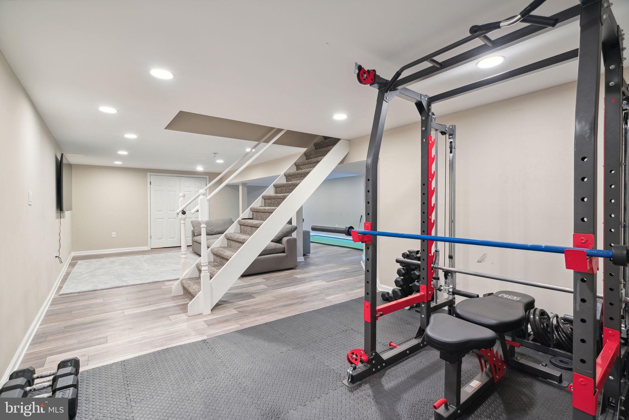 SUTTON WOODS - Residential