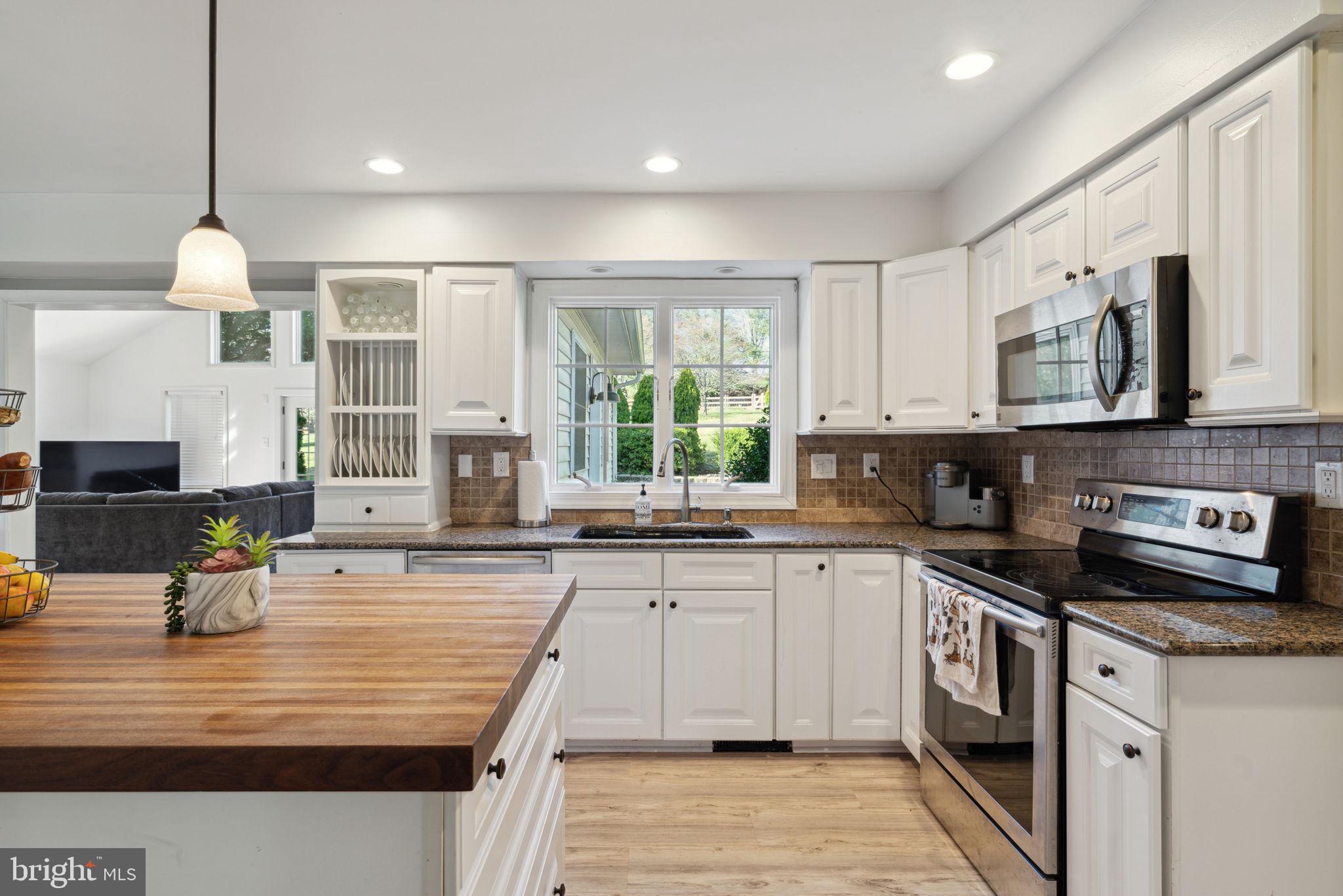 SUTTON WOODS - Residential