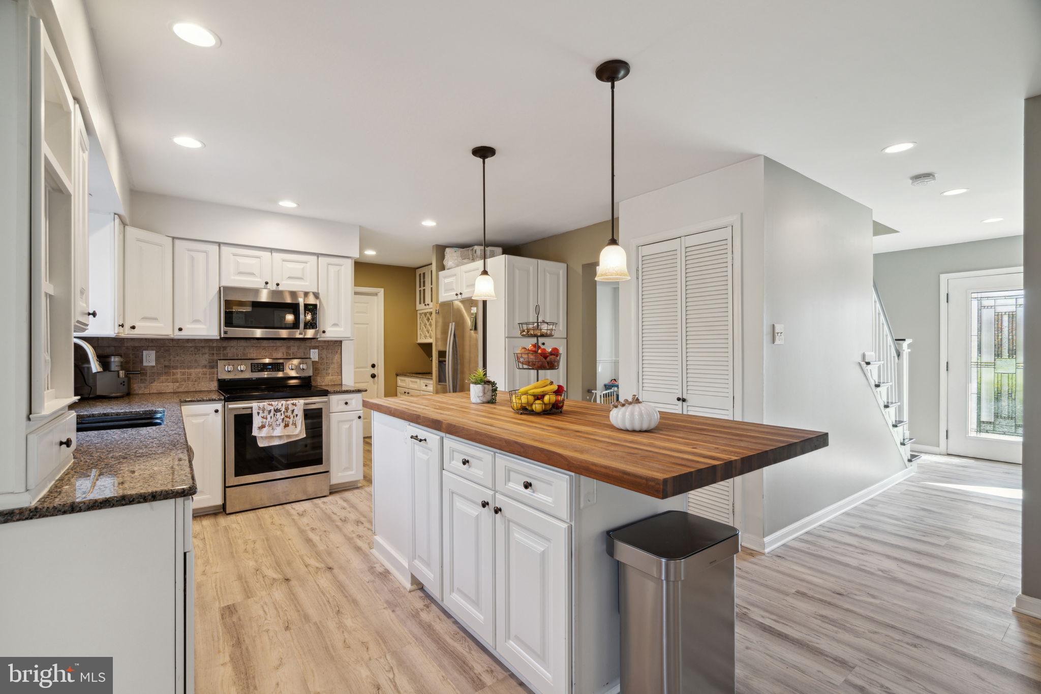 SUTTON WOODS - Residential