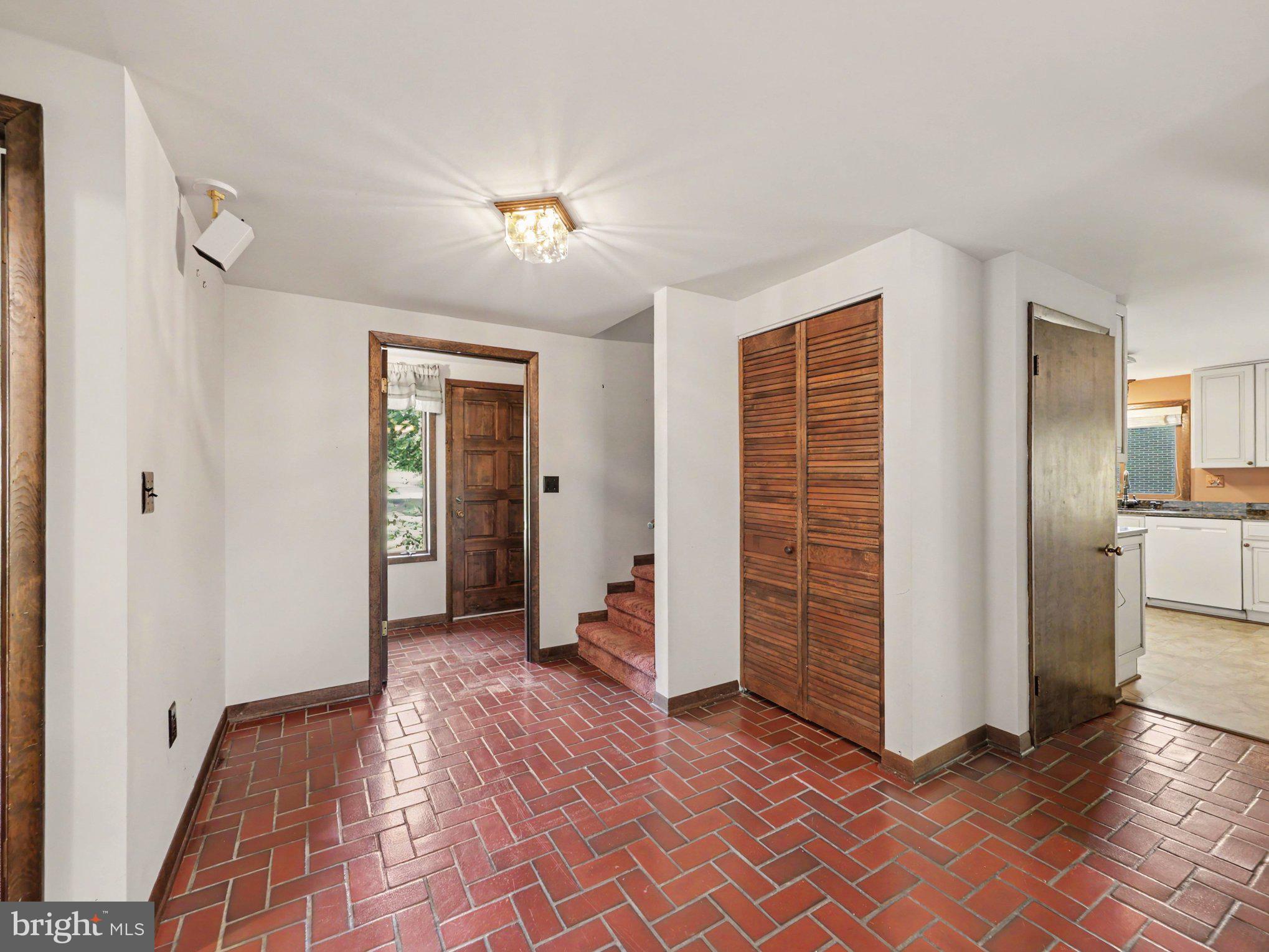 415 COLLINGWOOD DRIVE
