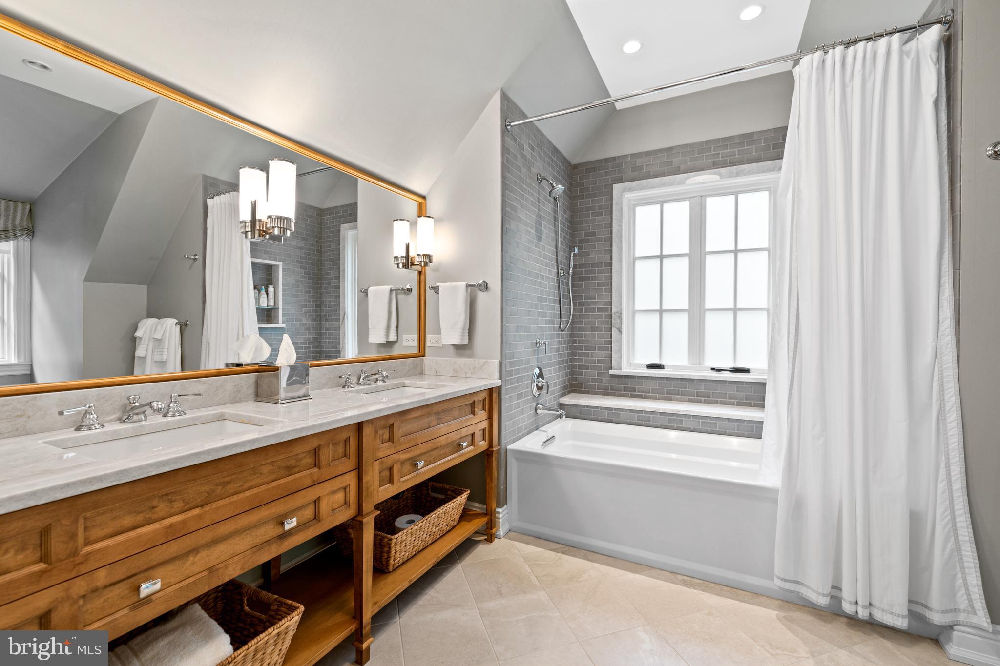 CAVES VALLEY GOLF CLUB - Residential