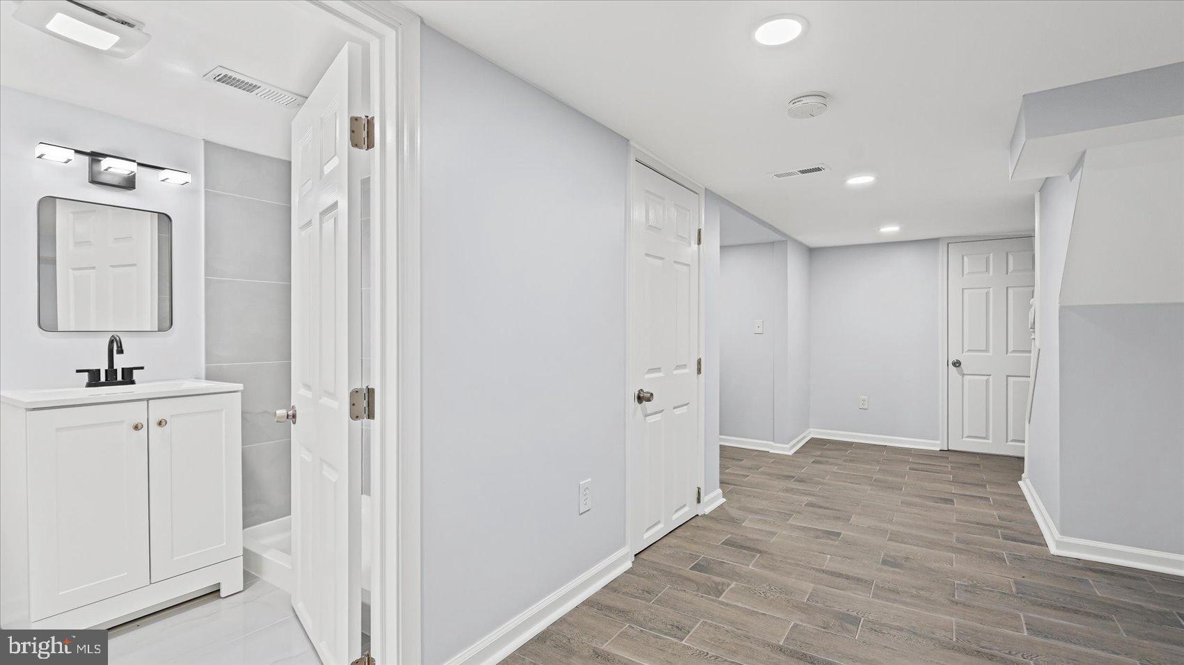 BIDDLE STREET - Residential