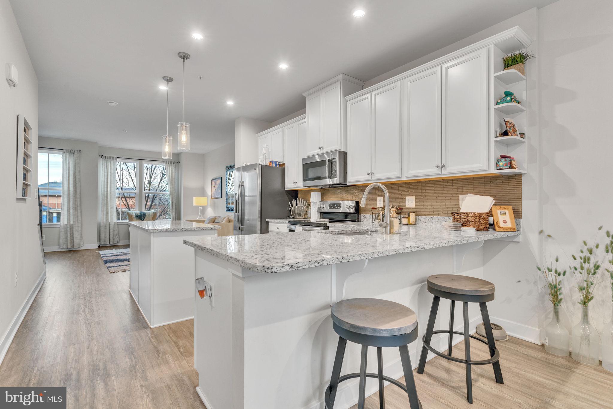 VILLAGE OF TOWNE SQUARE - Residential Lease