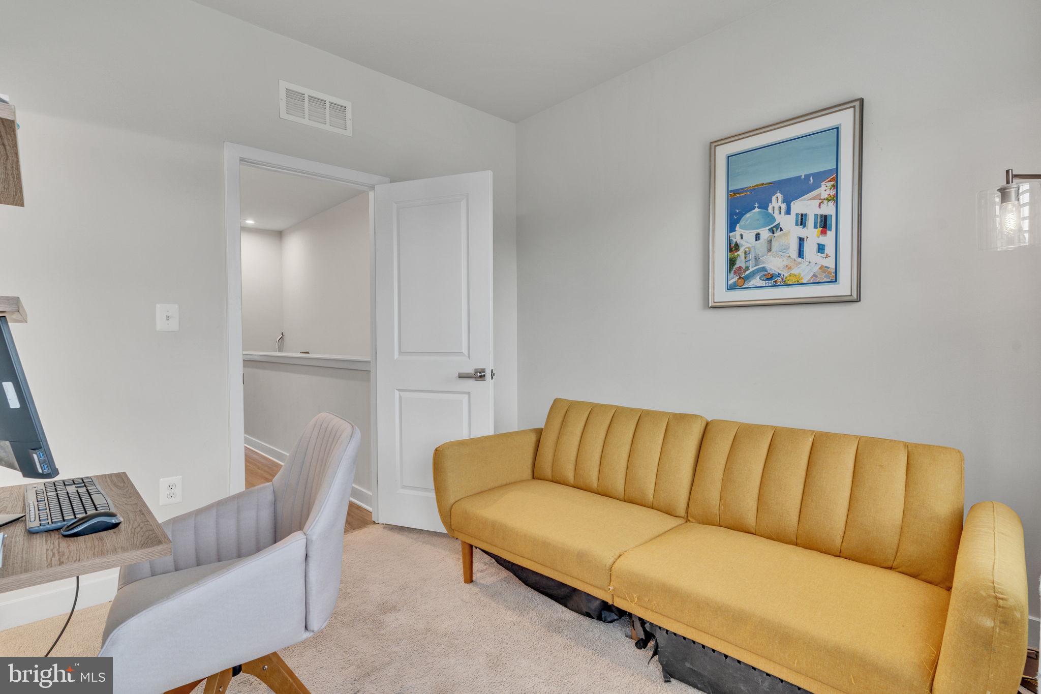 VILLAGE OF TOWNE SQUARE - Residential Lease