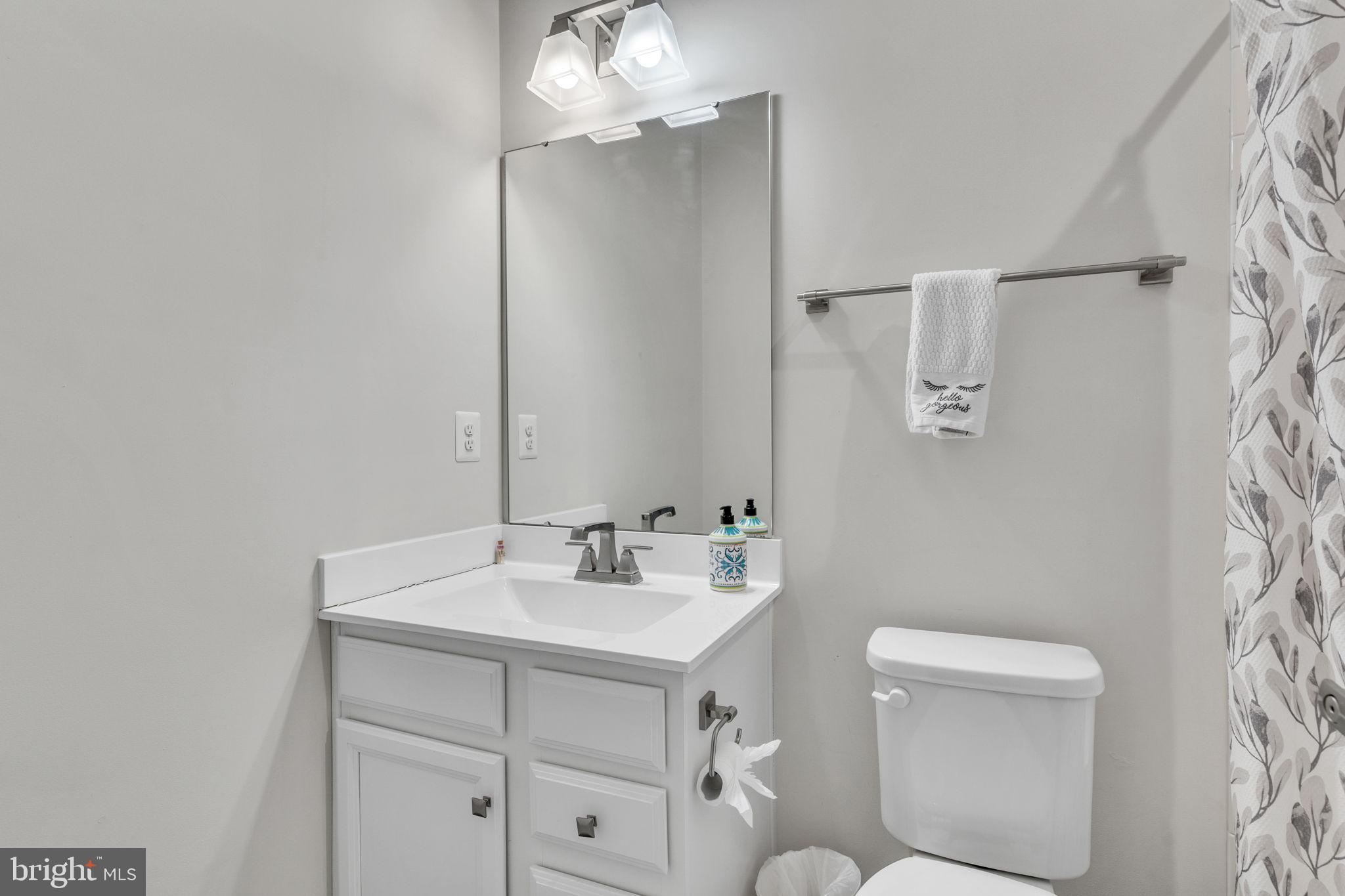 VILLAGE OF TOWNE SQUARE - Residential Lease