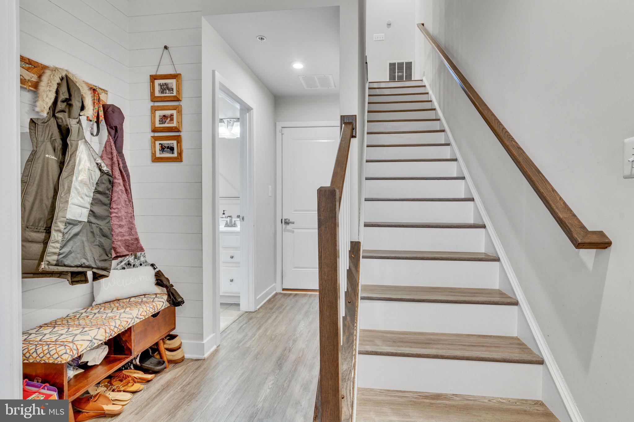 VILLAGE OF TOWNE SQUARE - Residential Lease