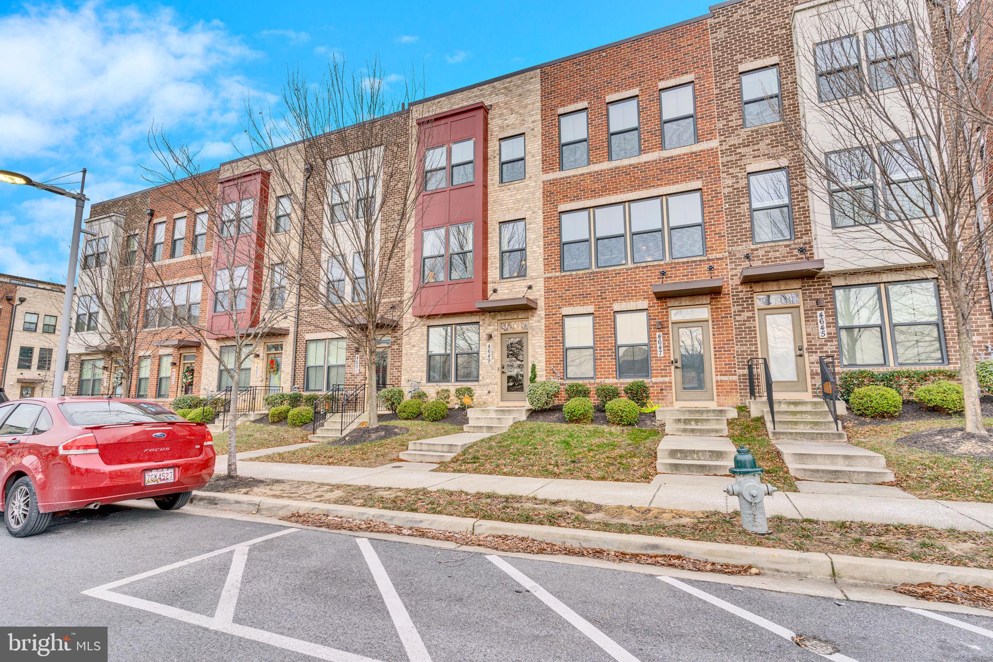 VILLAGE OF TOWNE SQUARE - Residential Lease