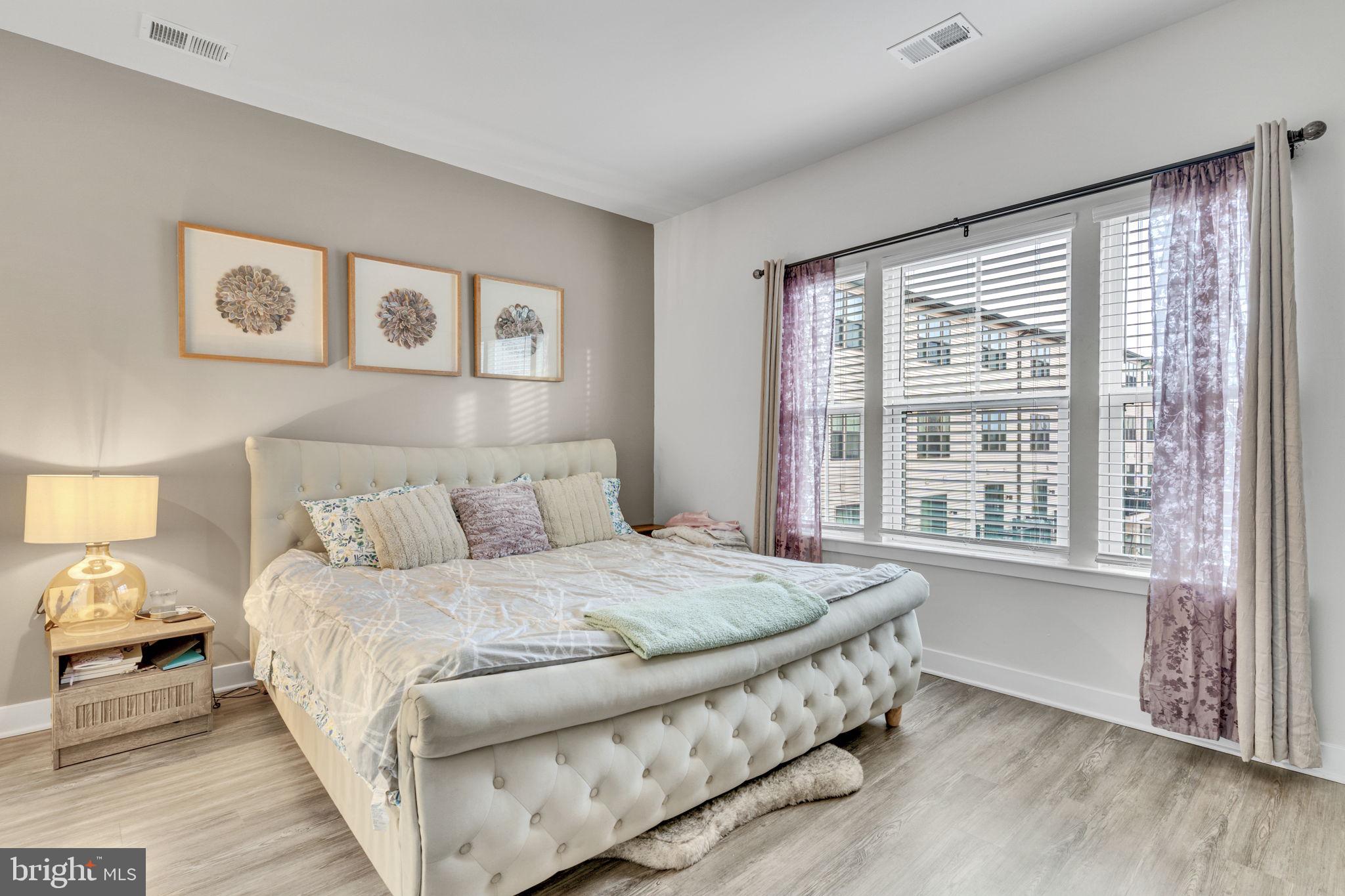 VILLAGE OF TOWNE SQUARE - Residential Lease