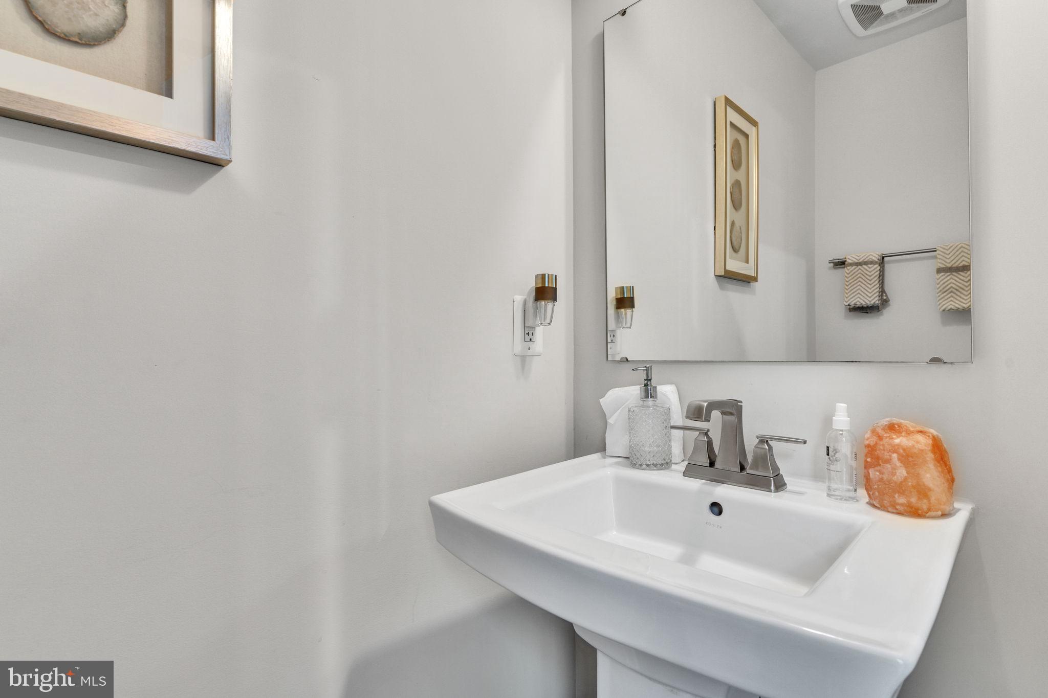 VILLAGE OF TOWNE SQUARE - Residential Lease