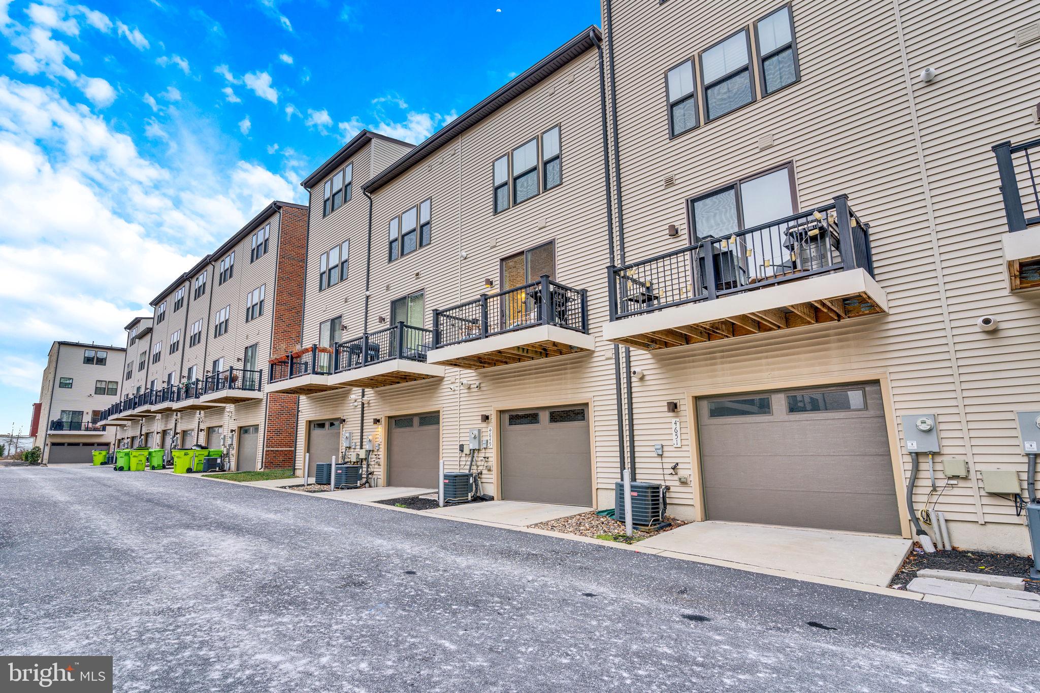 VILLAGE OF TOWNE SQUARE - Residential Lease