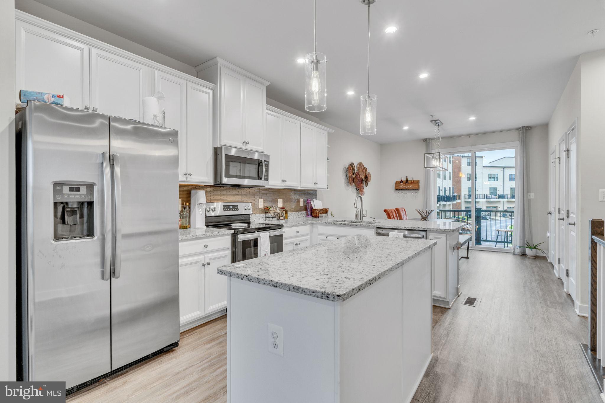 VILLAGE OF TOWNE SQUARE - Residential Lease