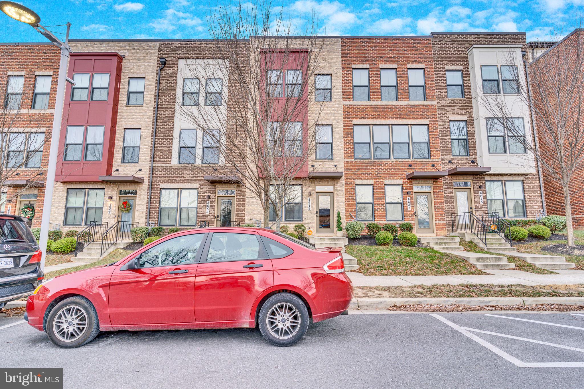 VILLAGE OF TOWNE SQUARE - Residential Lease