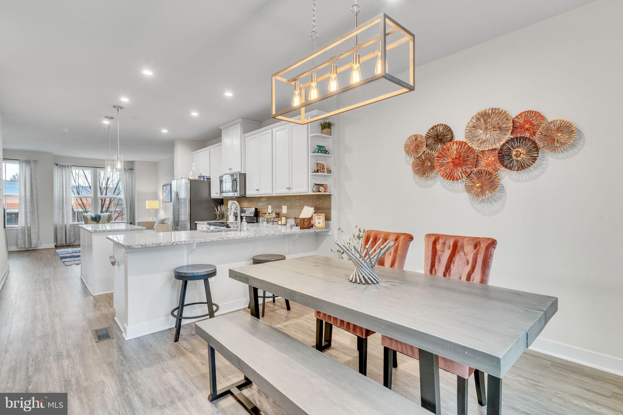 VILLAGE OF TOWNE SQUARE - Residential Lease