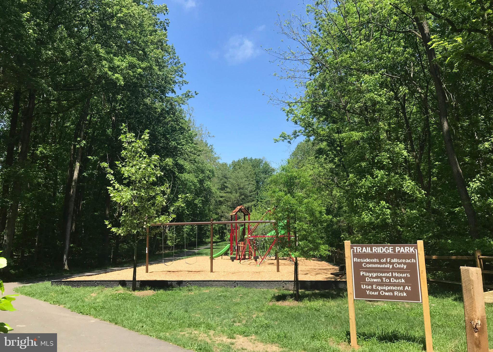 FALLSREACH - Residential Lease