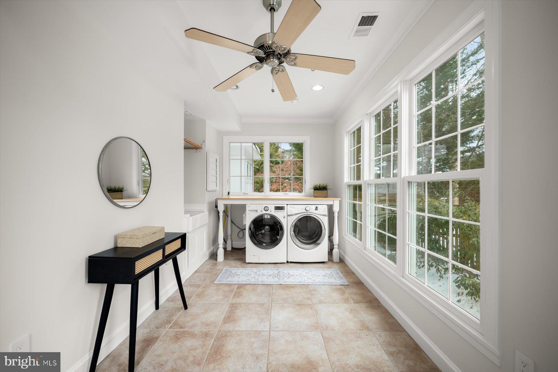 COUNTRY CLUB - Residential