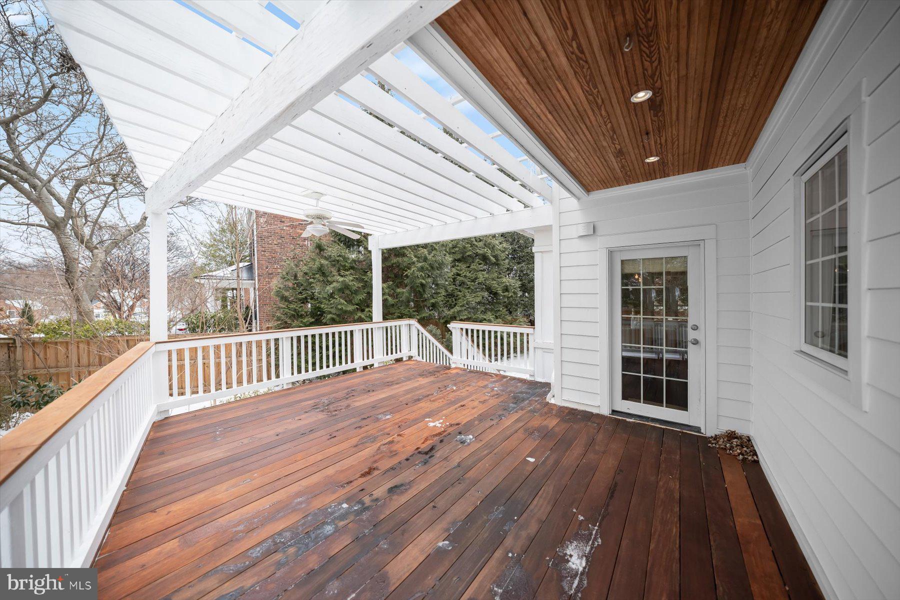 COUNTRY CLUB - Residential