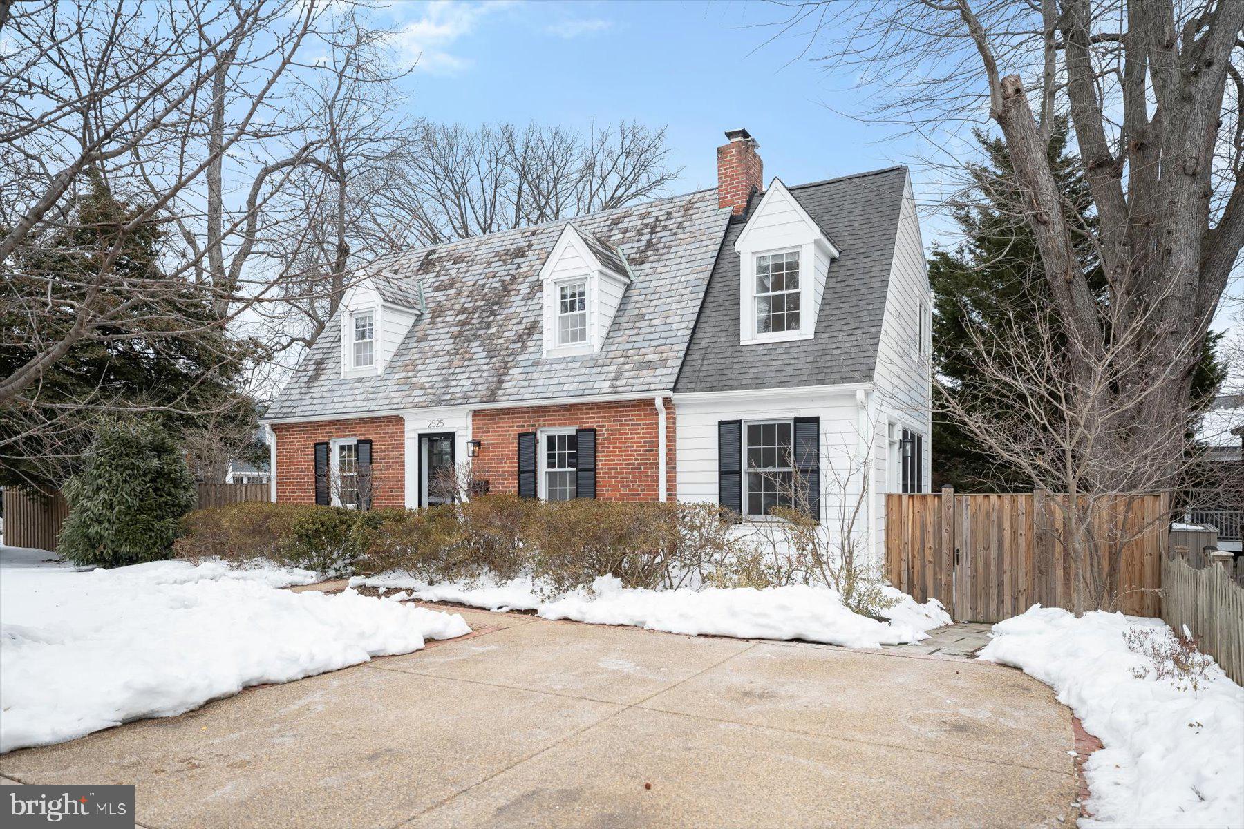 2525 N FLORIDA STREET