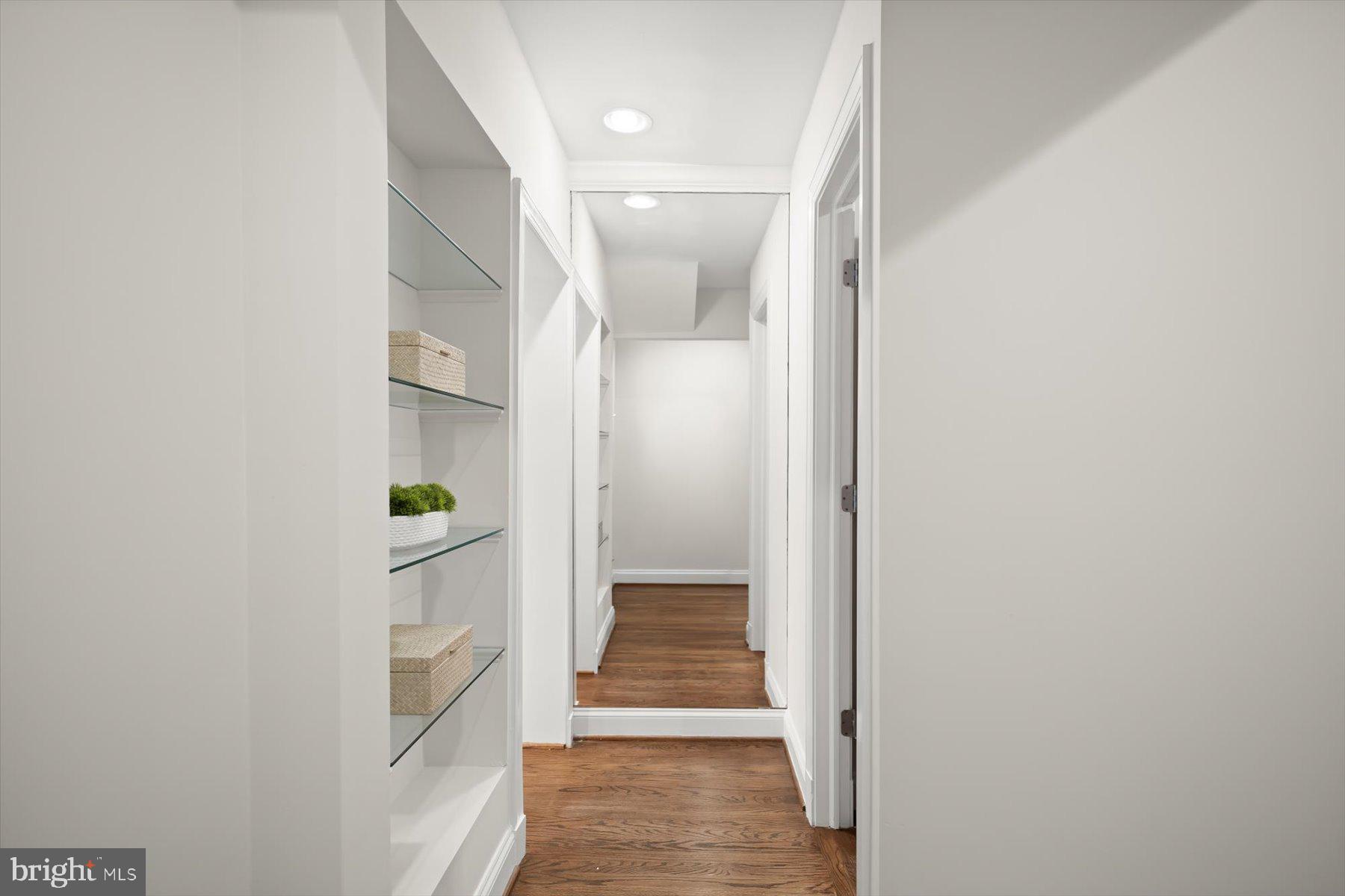 COUNTRY CLUB - Residential