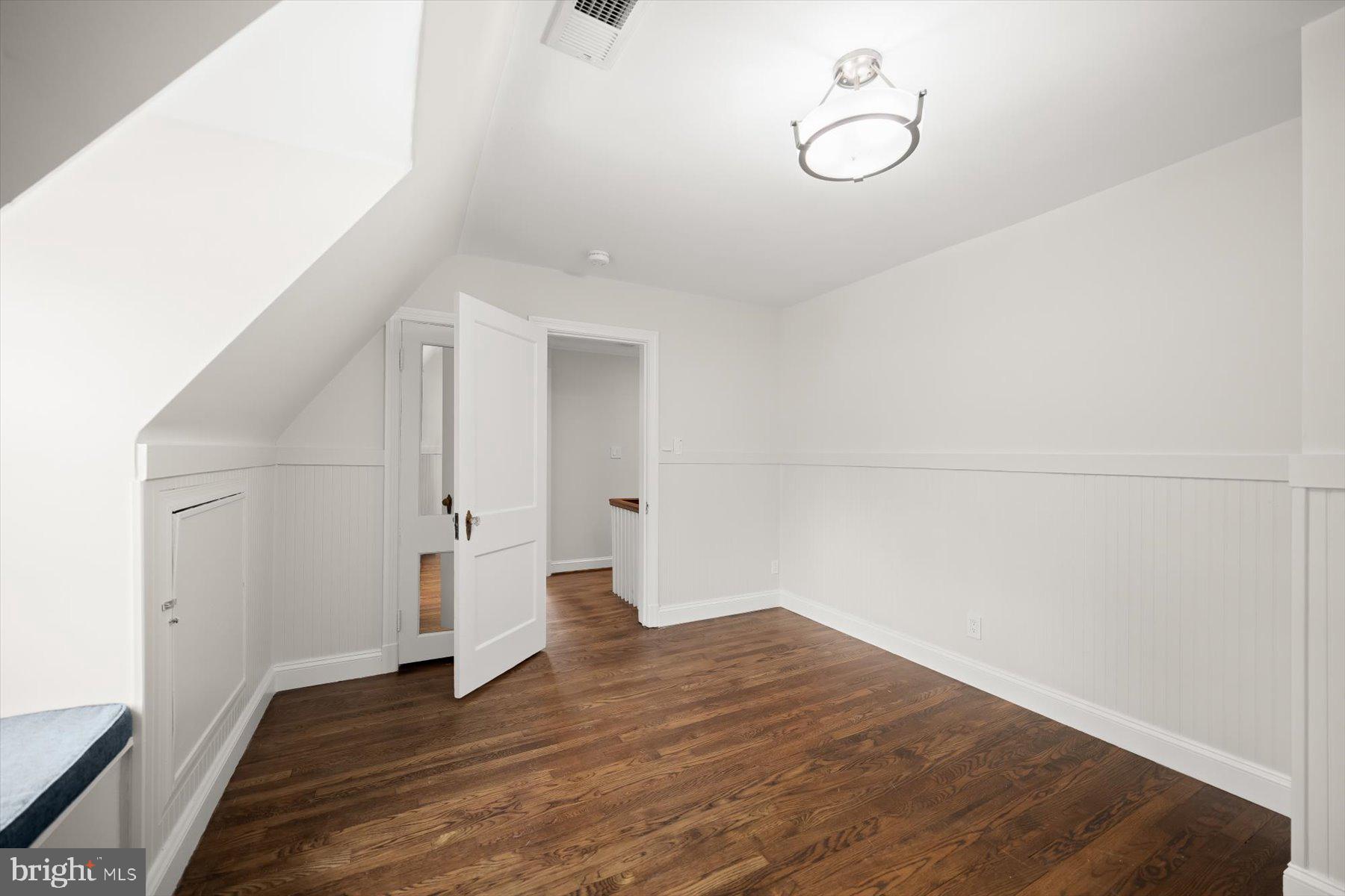 COUNTRY CLUB - Residential