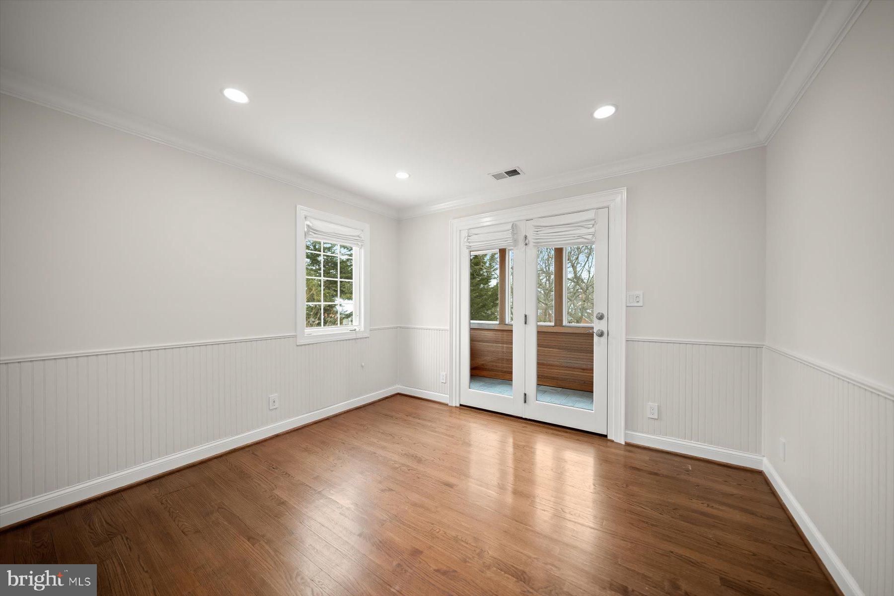 COUNTRY CLUB - Residential