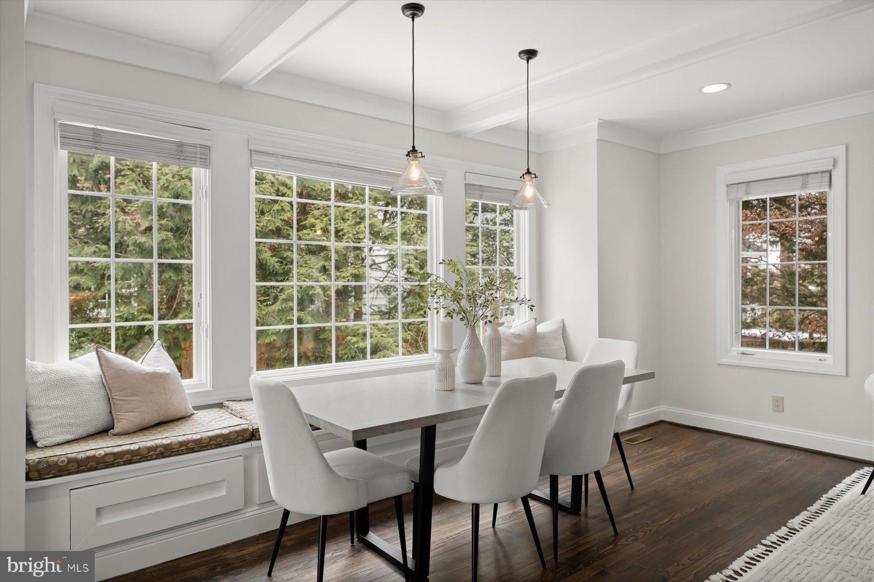 COUNTRY CLUB - Residential