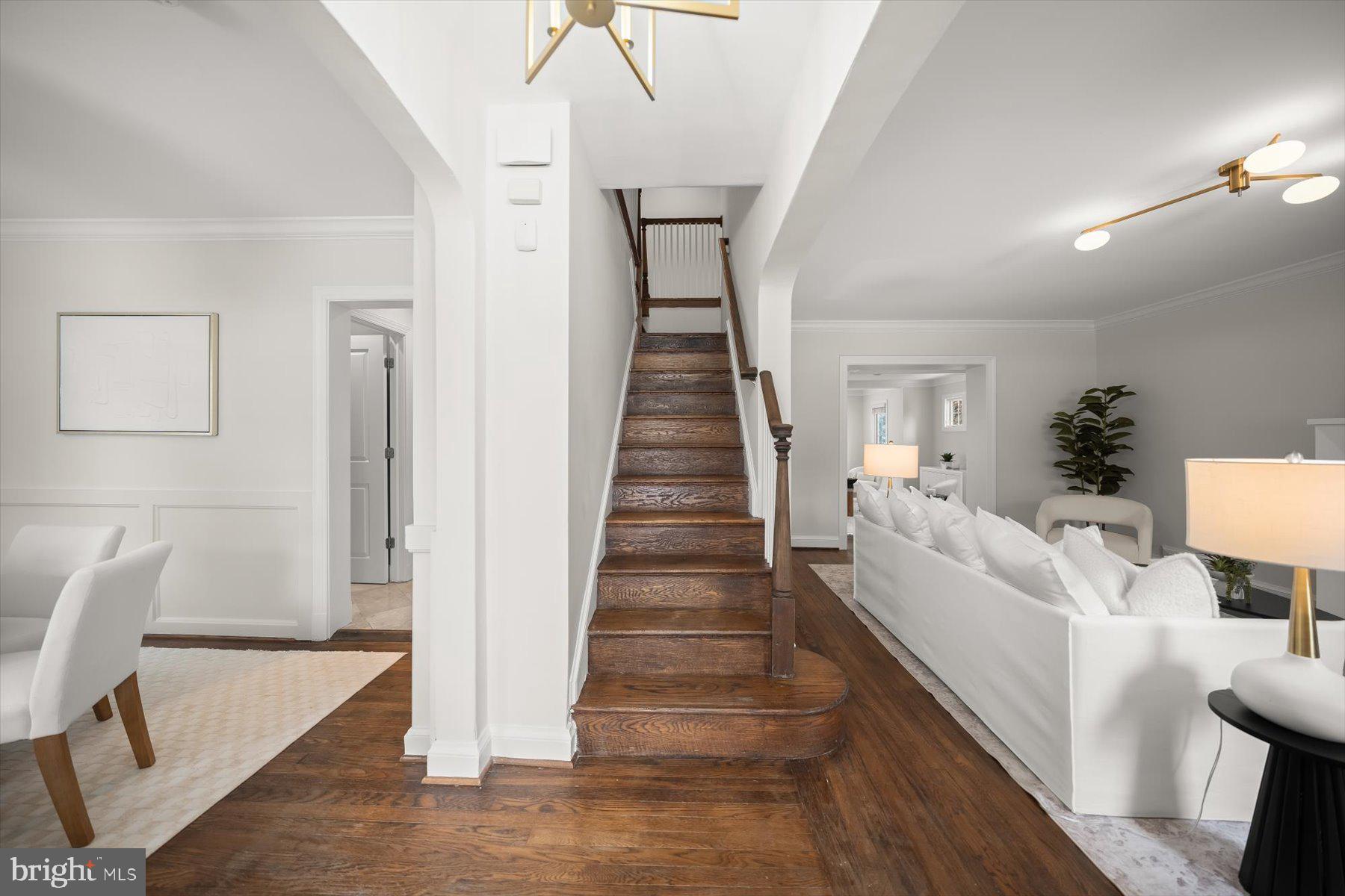 COUNTRY CLUB - Residential