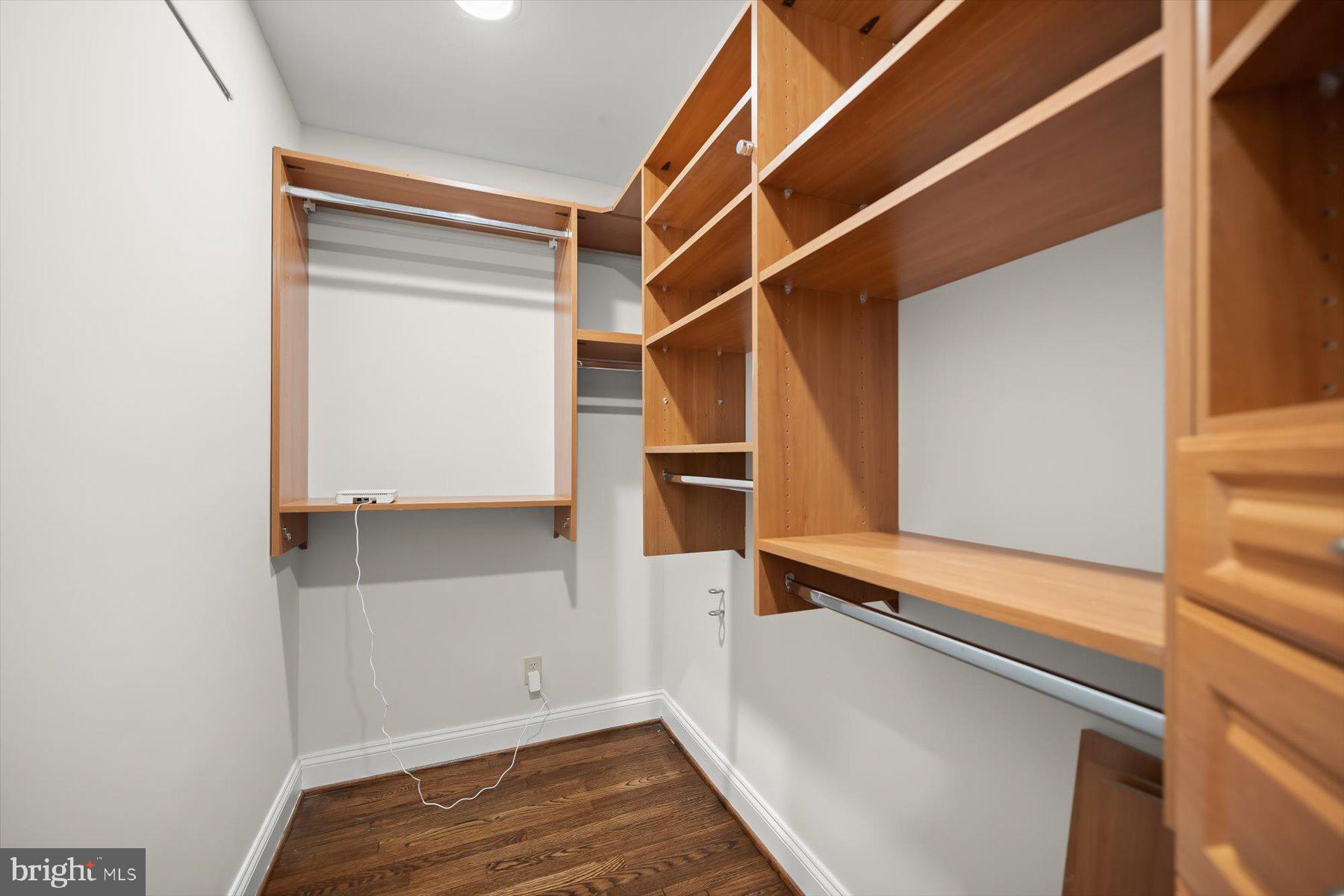 COUNTRY CLUB - Residential