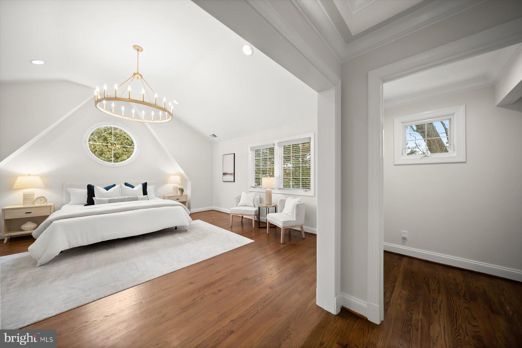 COUNTRY CLUB - Residential