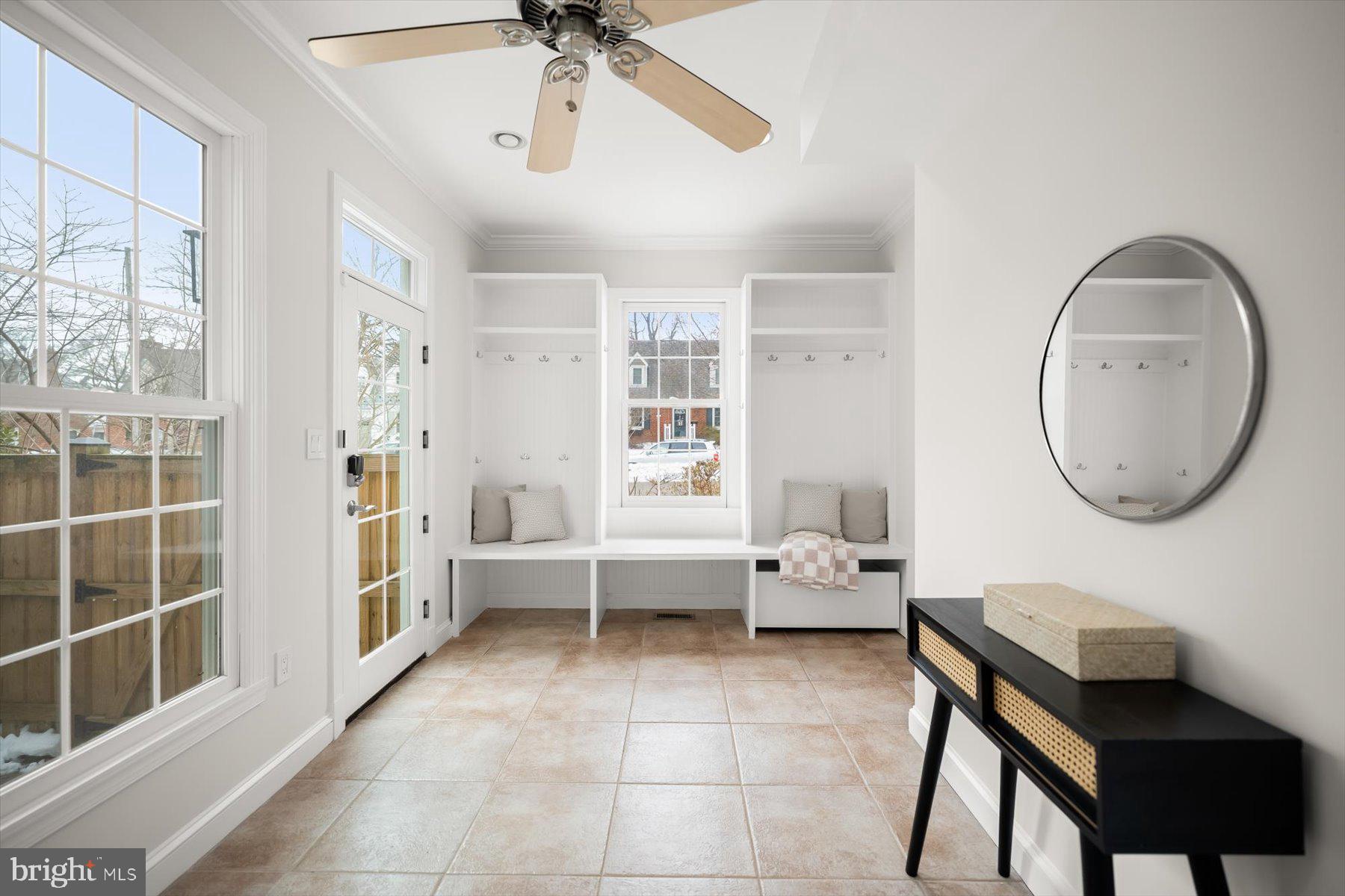 COUNTRY CLUB - Residential